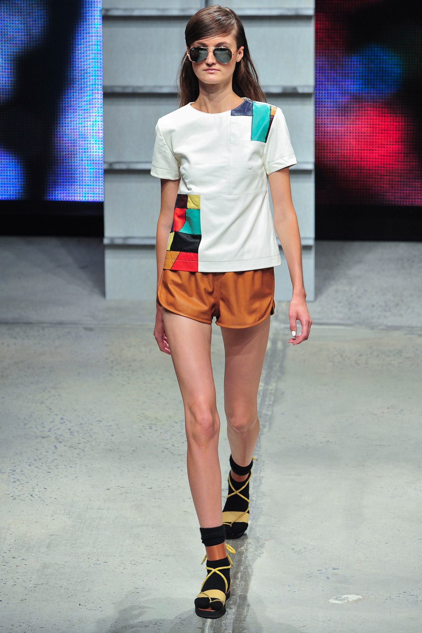 color-blocked fitted top with shorts