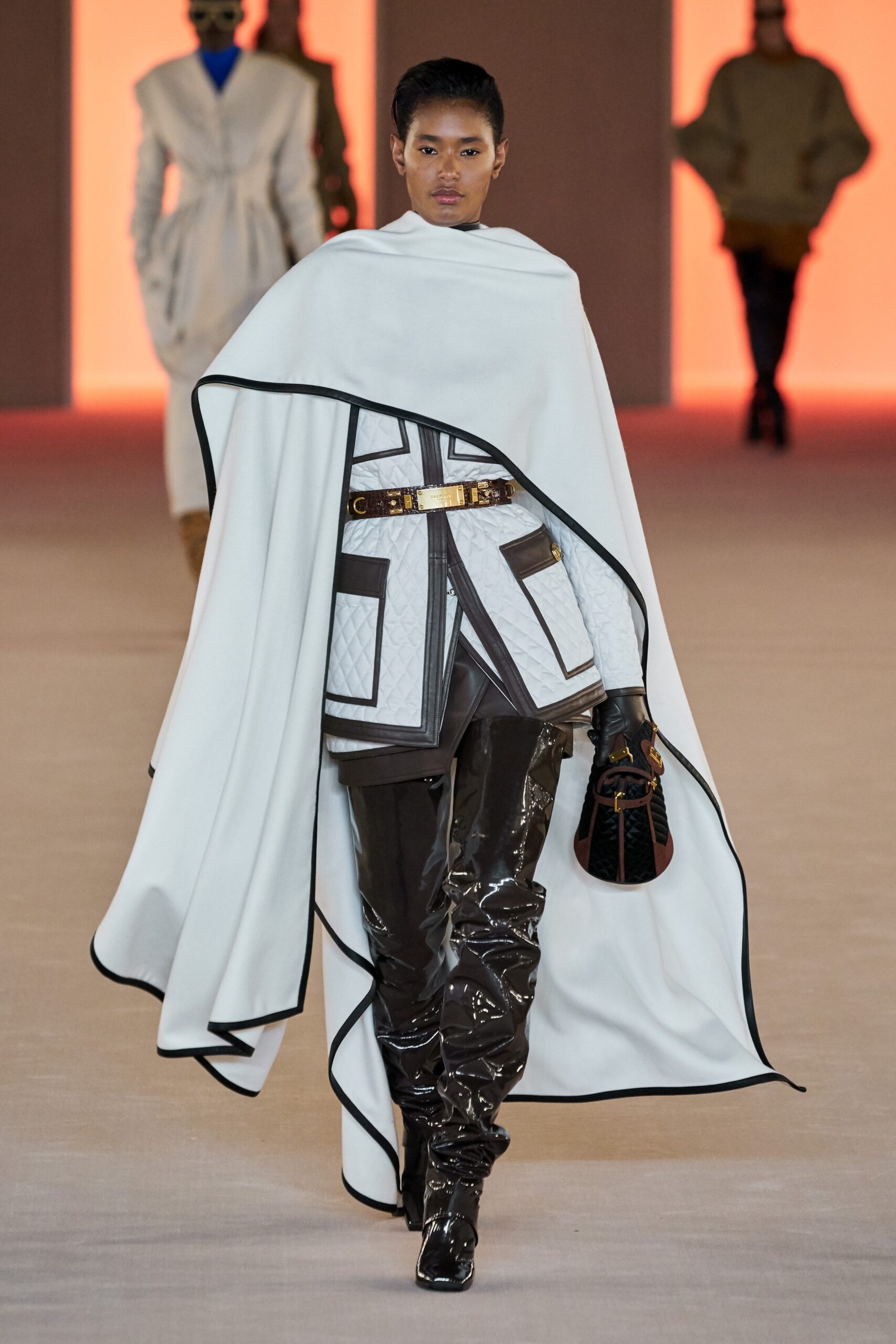 white wool sleeveless relaxed layered cape