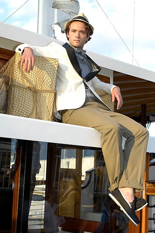 white tailored blazer with gray shirt