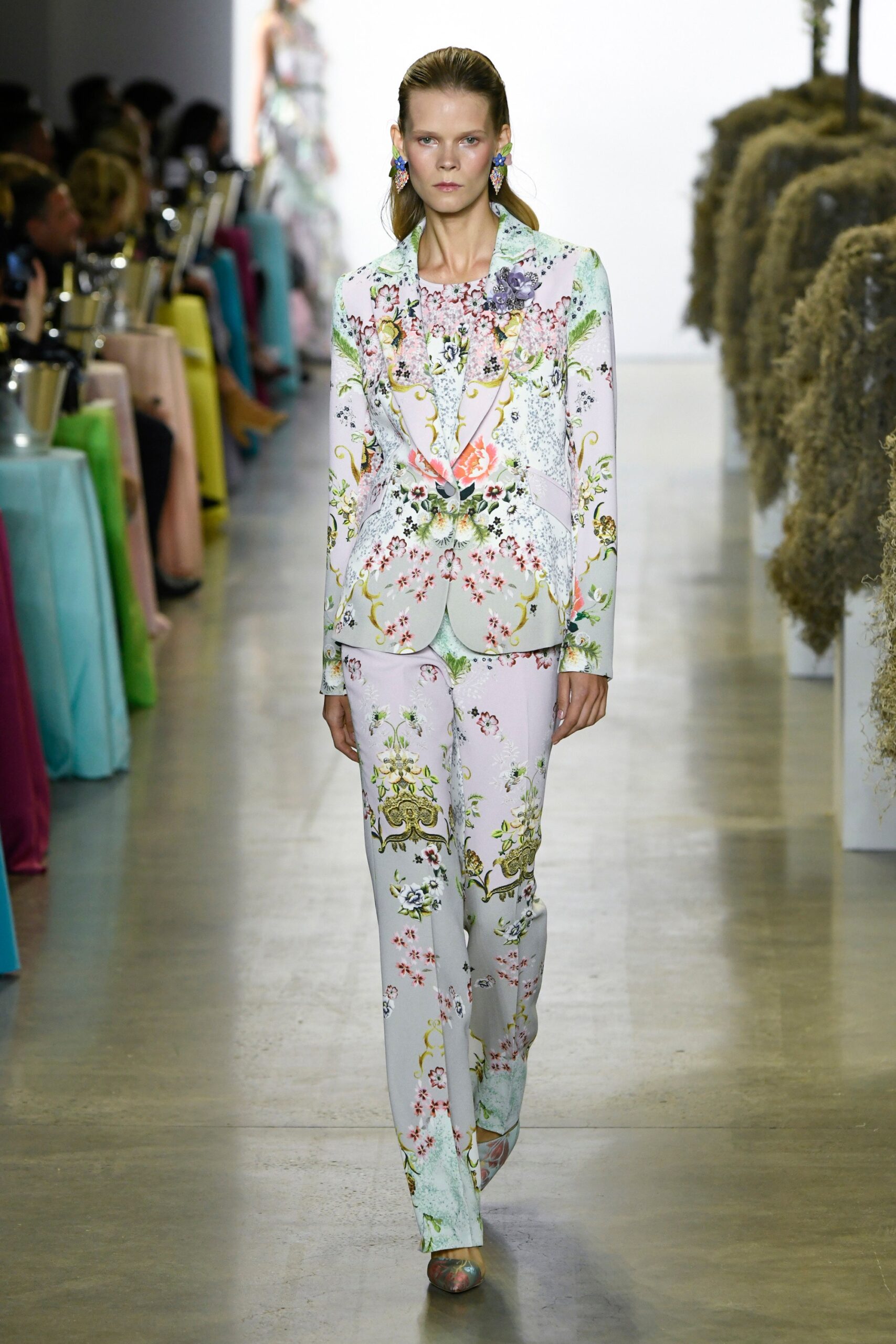 white silk long-sleeve collared tailored floral buttoned suit