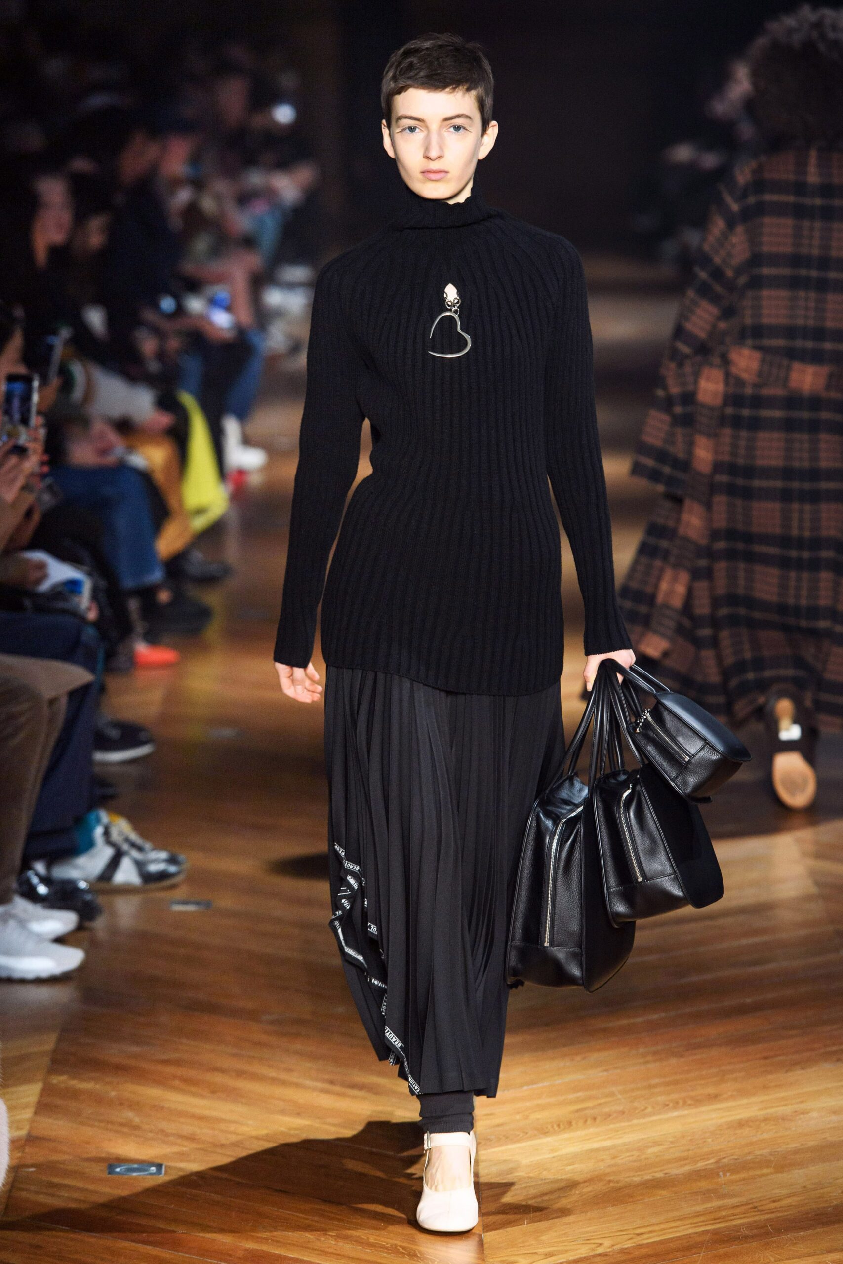Beautiful People F/W 19 Look 335