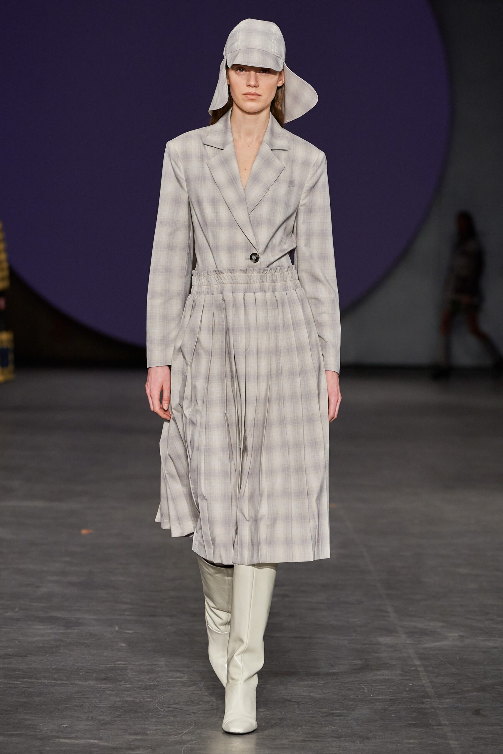 gray belted midi dress with hat