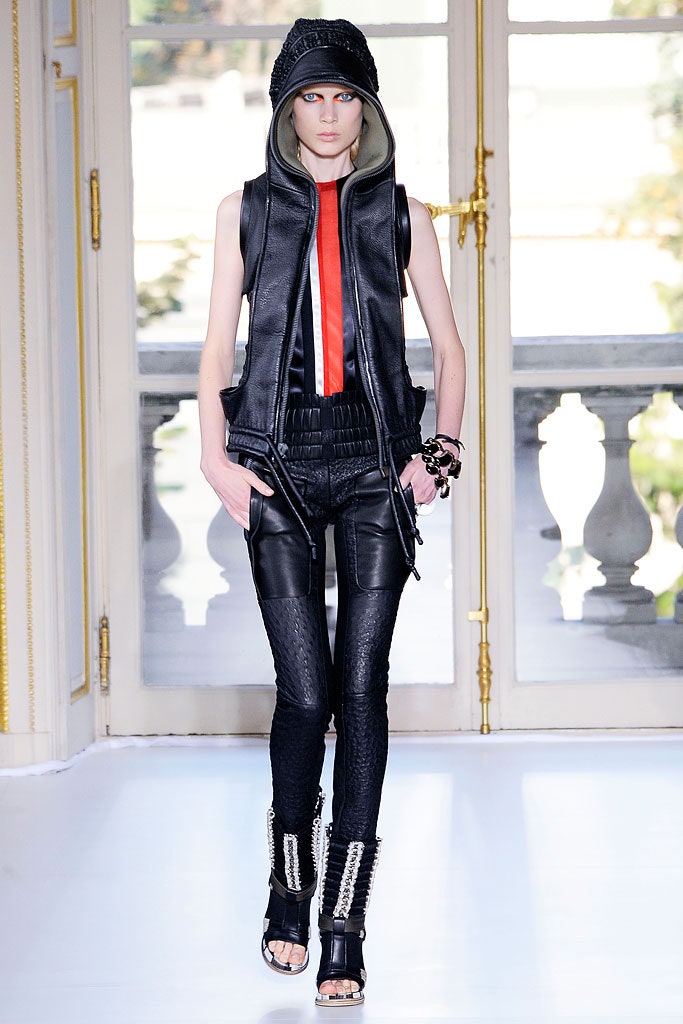 black leather sleeveless high-neck fitted zippered vest