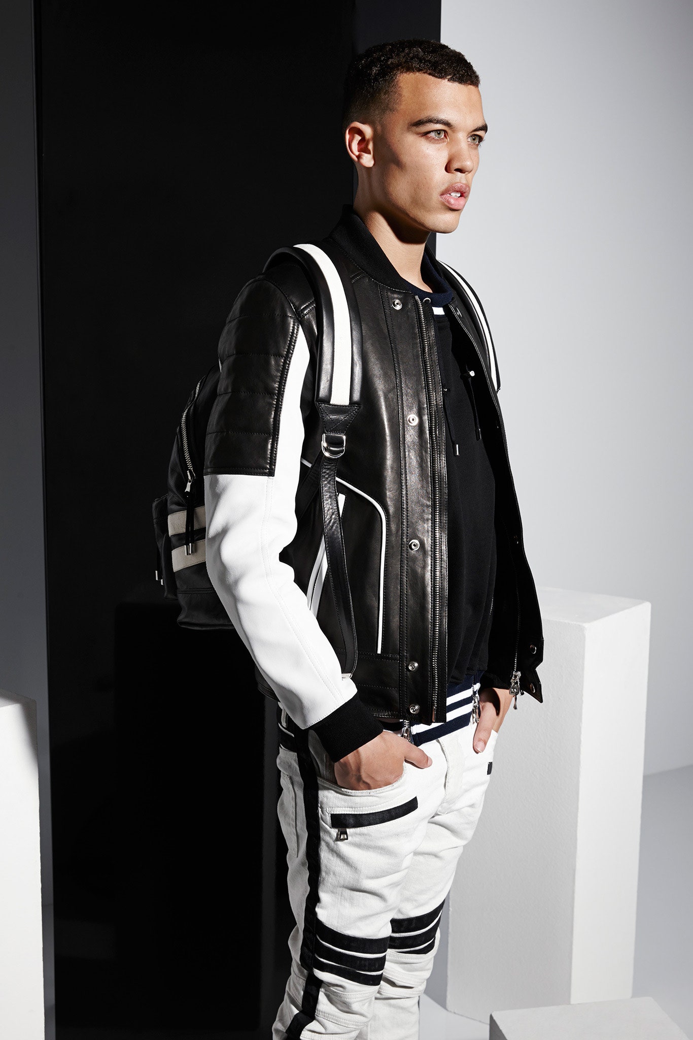 white denim slim zippered pockets pants
