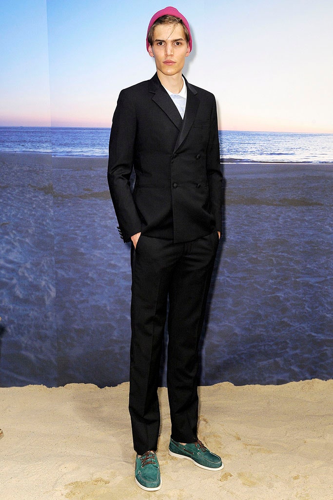 black tailored suit with gray t-shirt