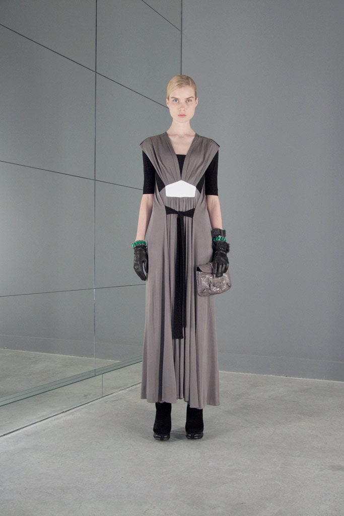 black leather fitted gloves