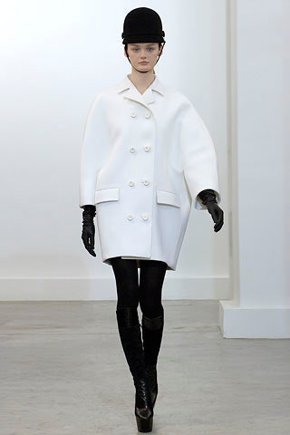 white wool long-sleeve collared oversized buttoned coat