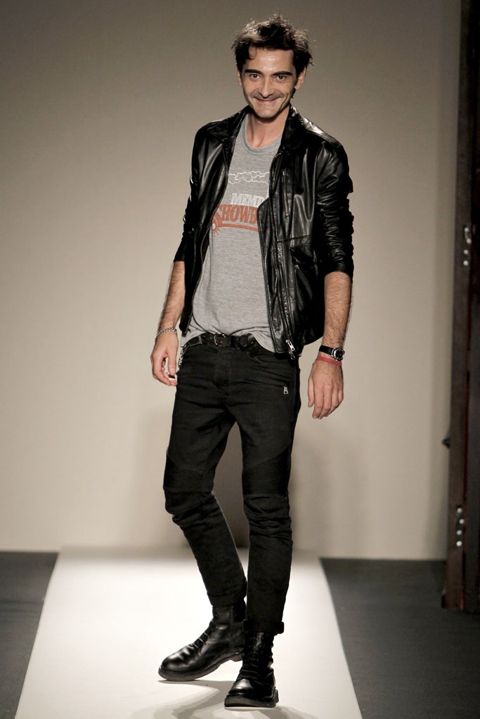black leather jacket with gray t-shirt