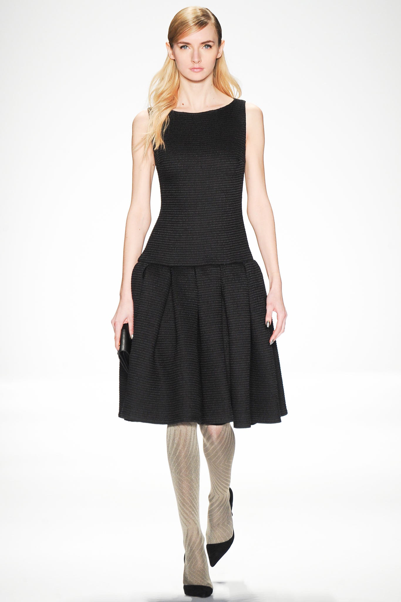 black fitted sleeveless dress
