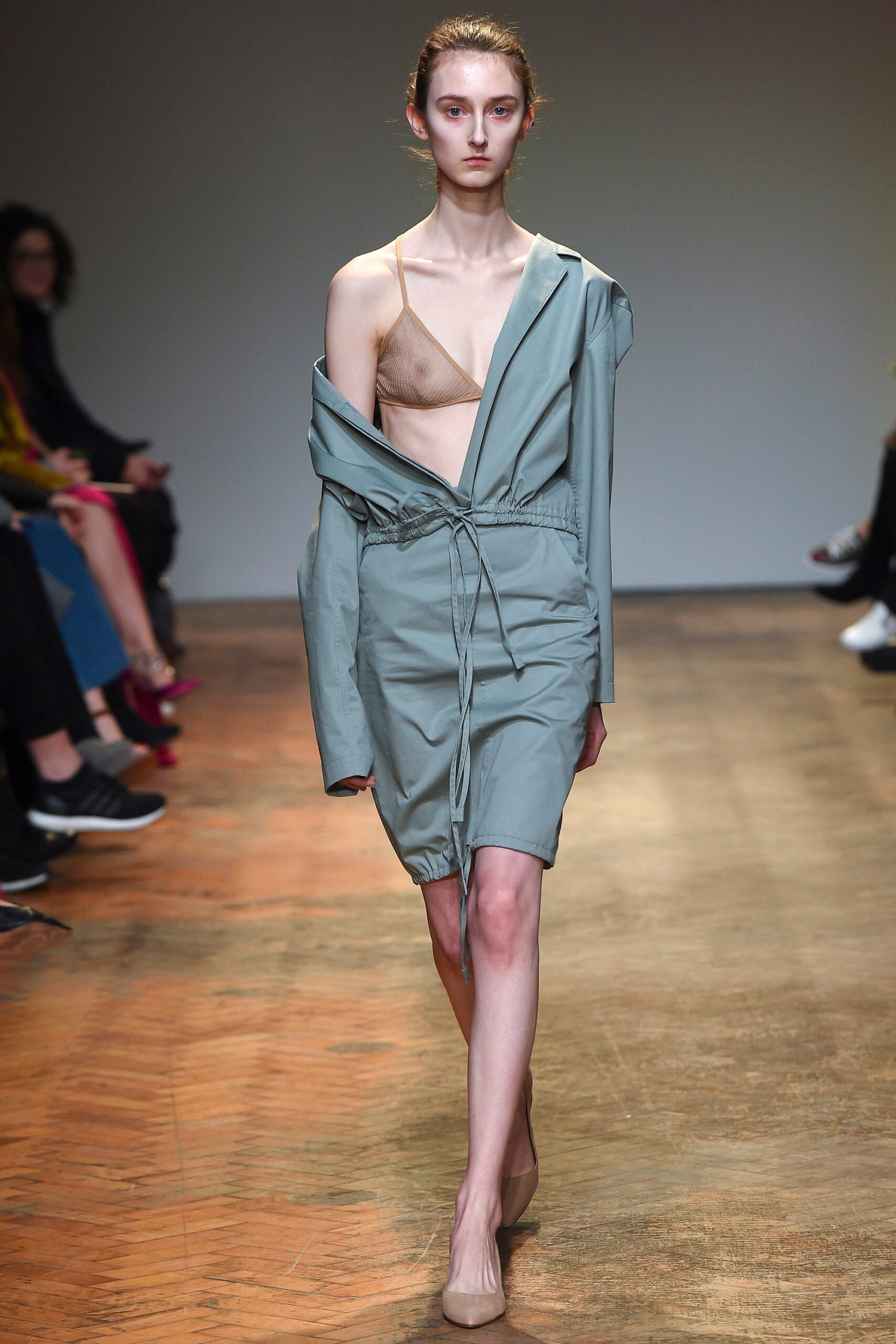 green cotton long-sleeve collared relaxed jacket