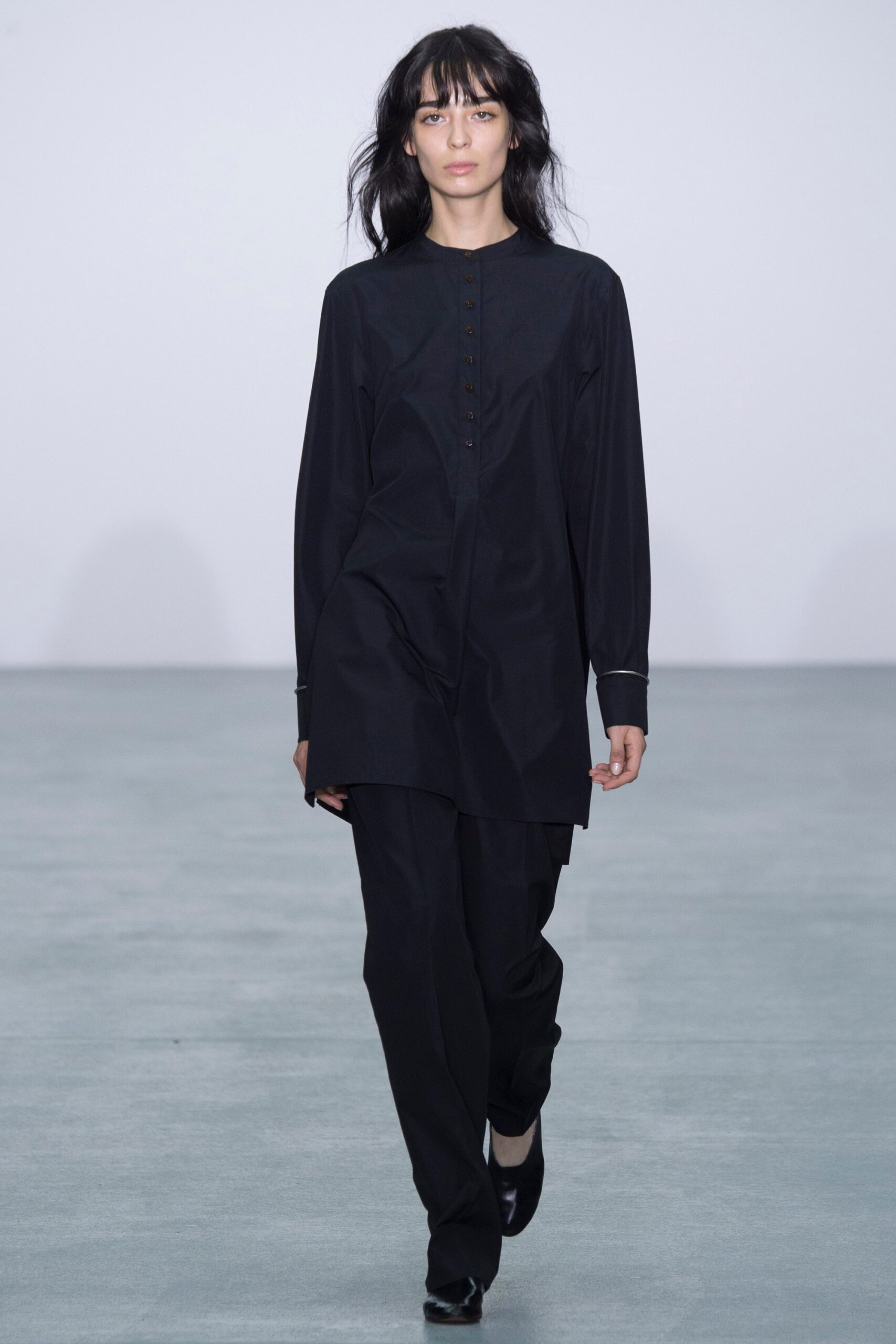 black relaxed top and pants