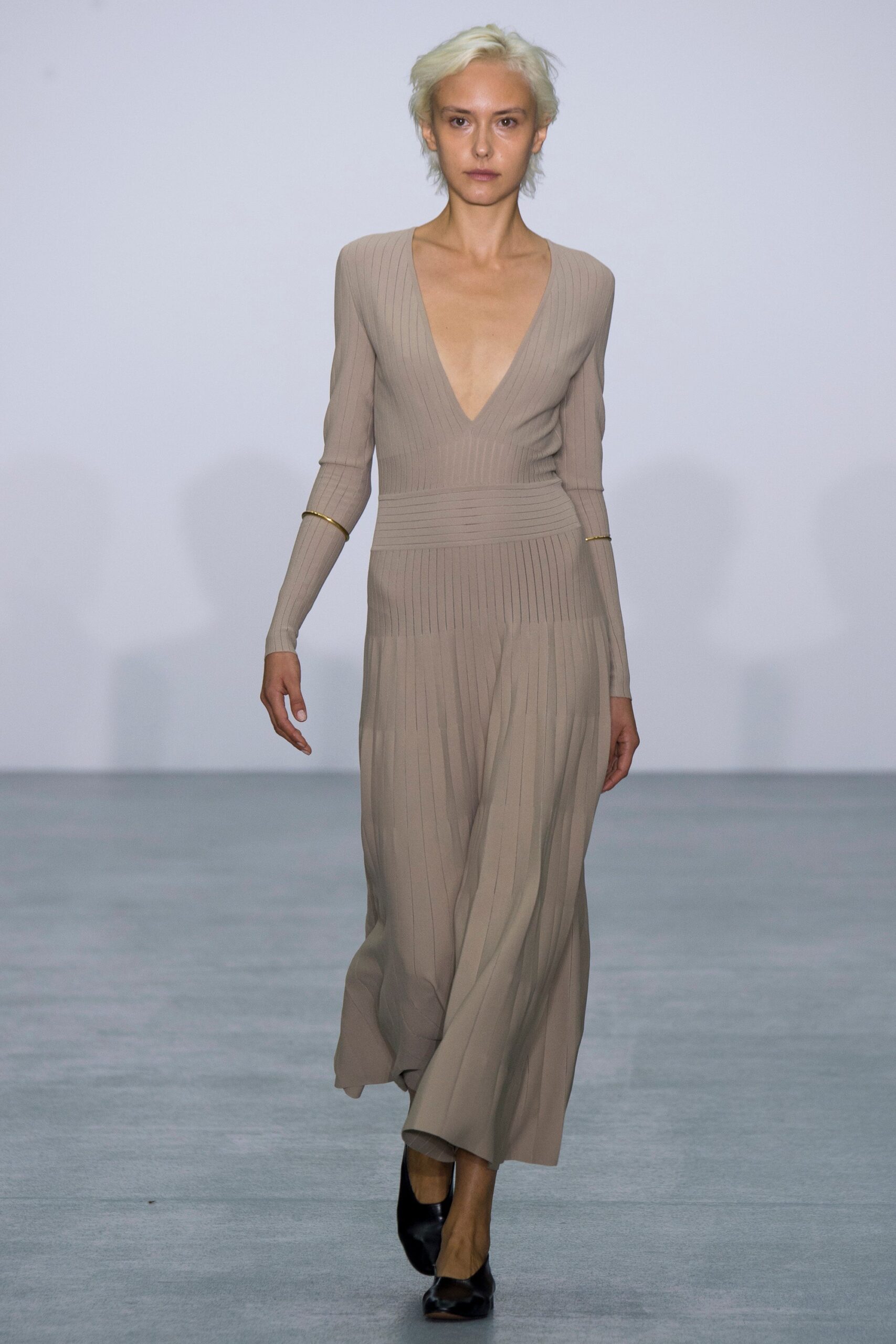 beige fitted long-sleeve dress