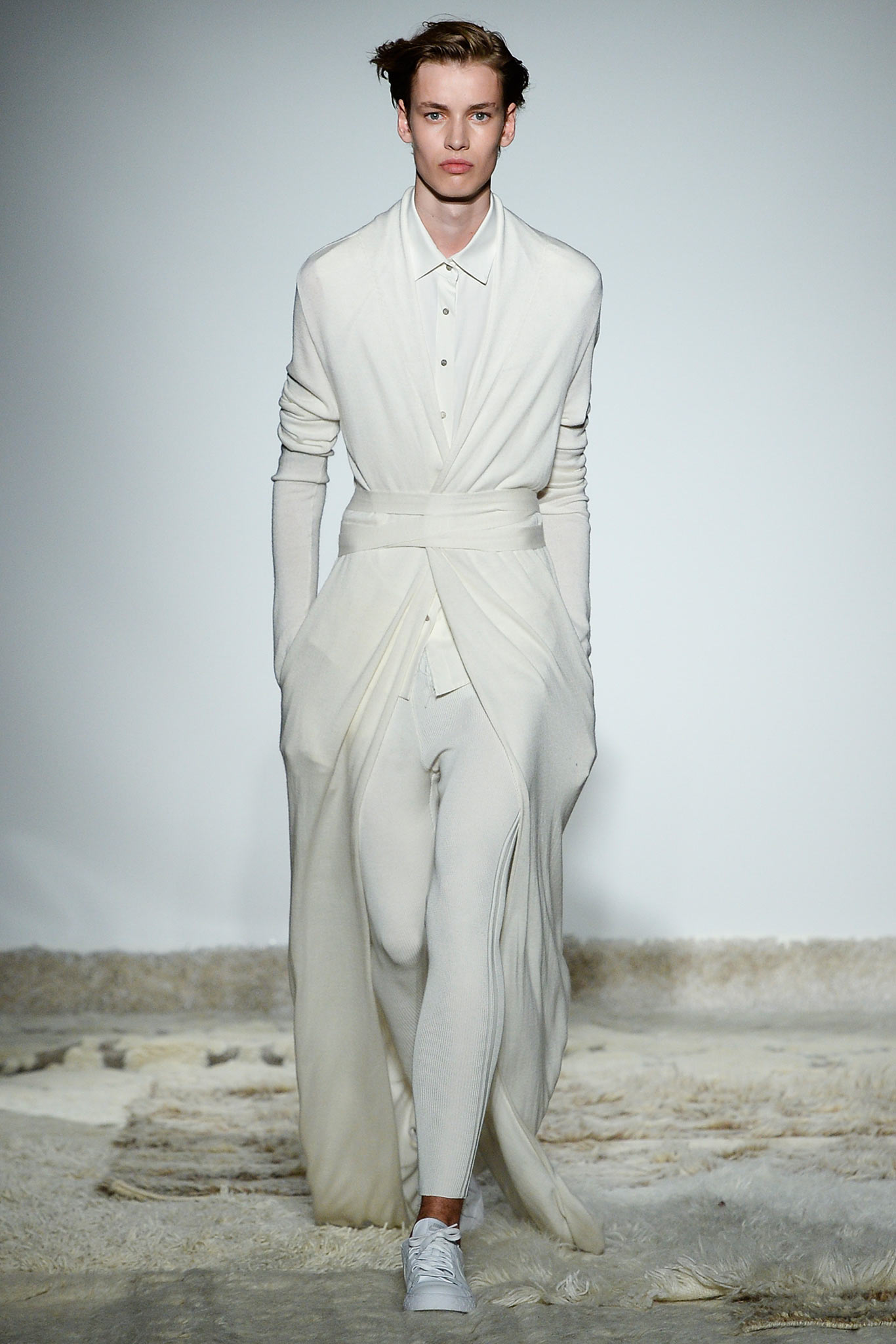 white wool long-sleeve collared fitted draped coat