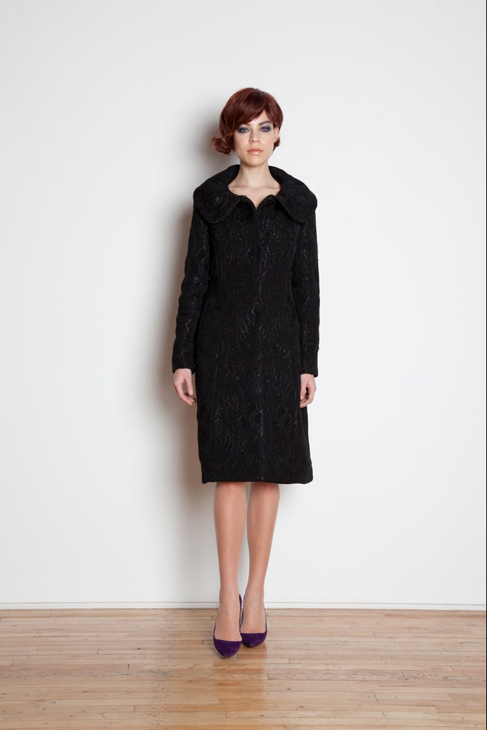 black lace long-sleeve collared fitted zippered embroidered coat