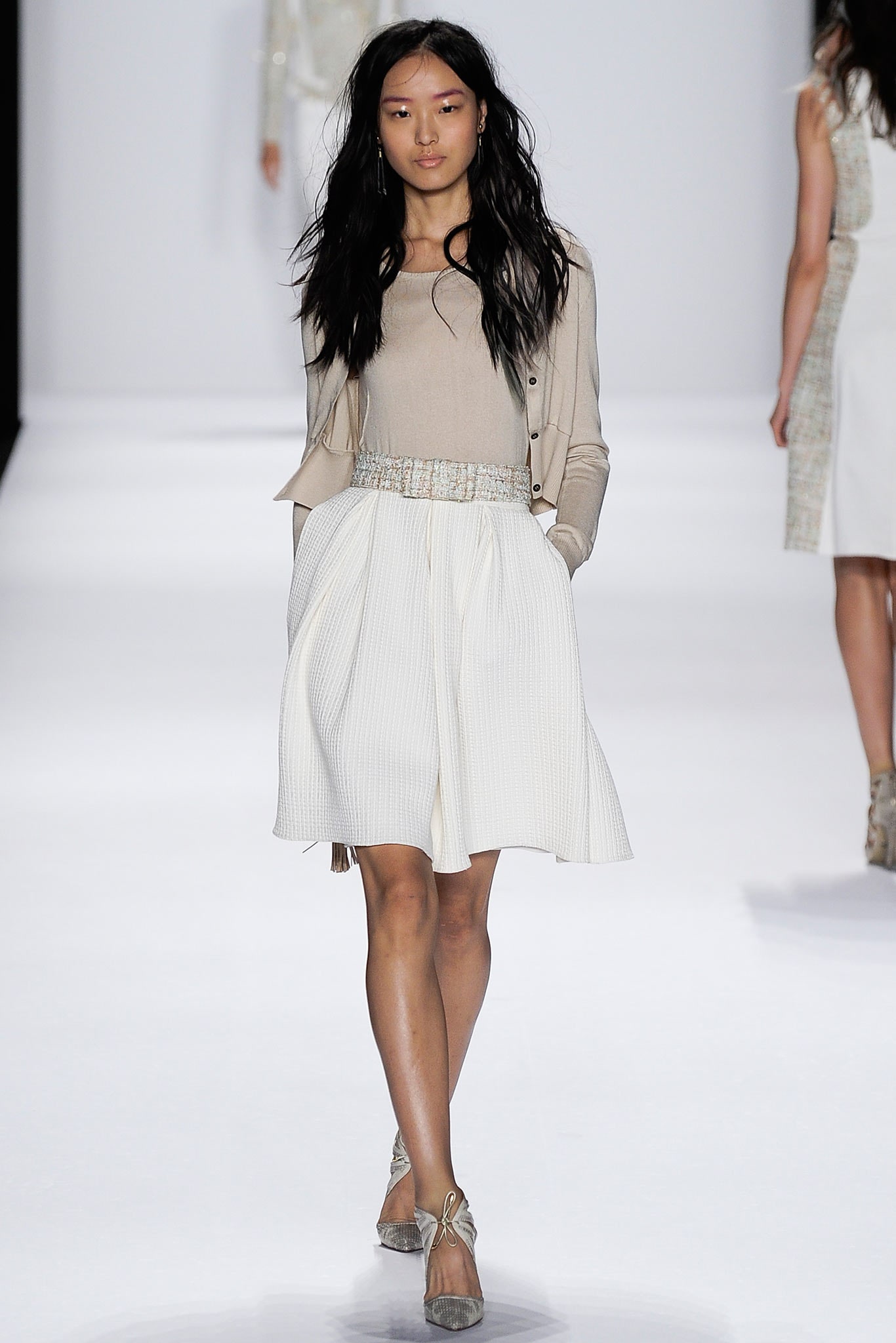 beige cardigan white top pleated skirt