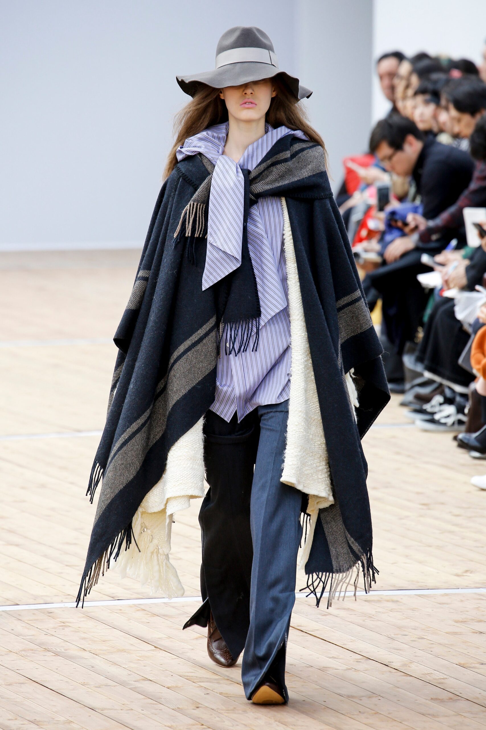 Beautiful People F/W 18 Look 231