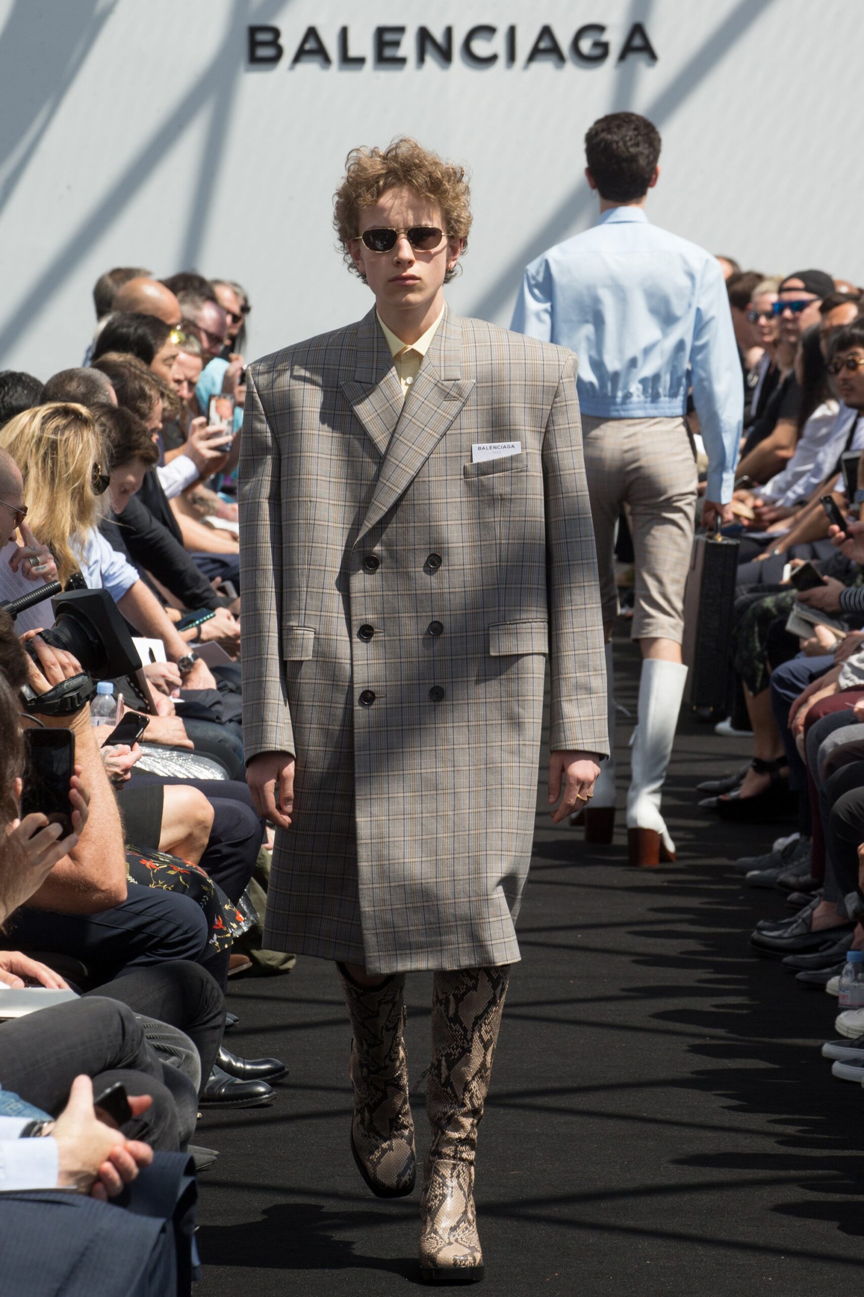beige wool long-sleeve collared oversized checked coat