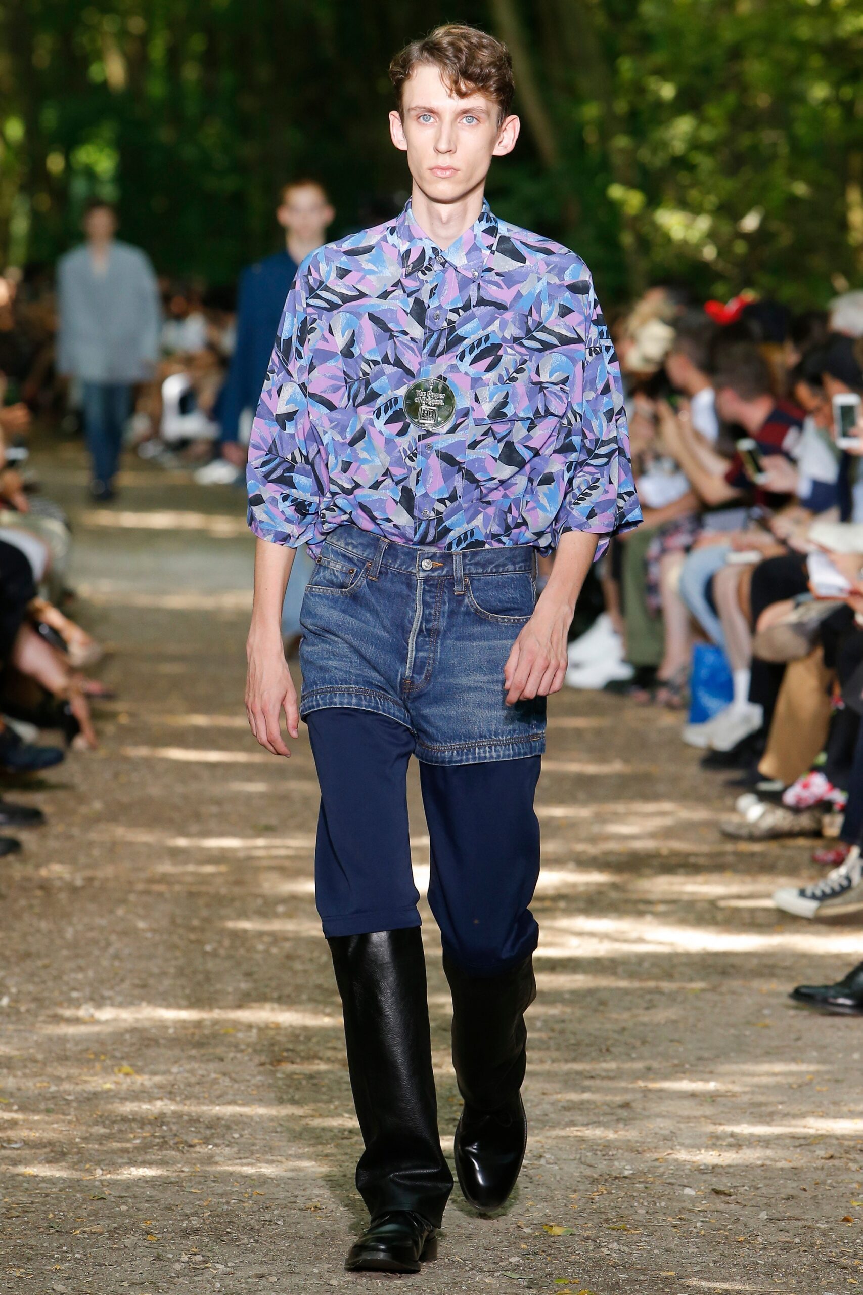 relaxed printed shirt with denim pants