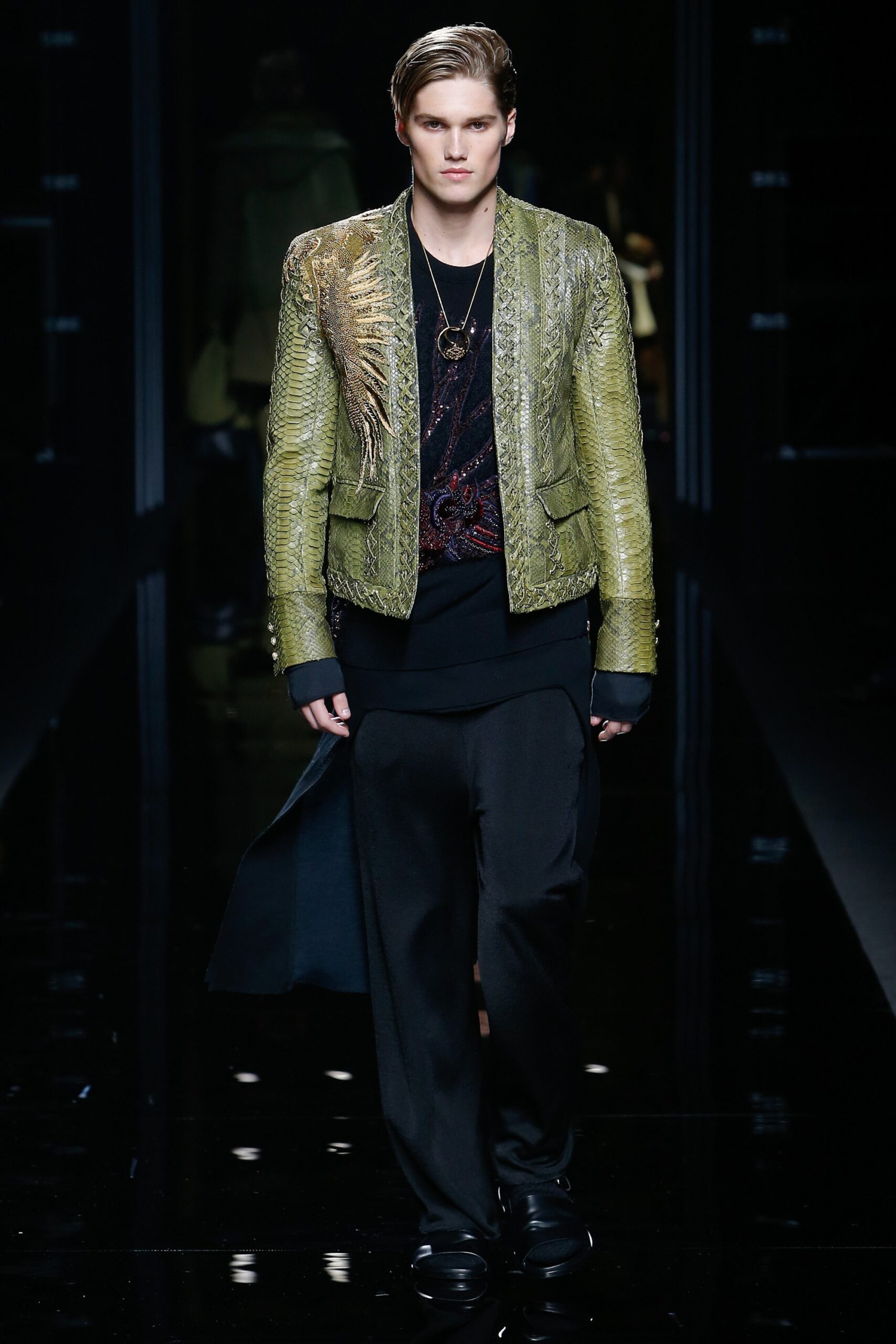 green leather long-sleeve collared fitted embroidered jacket