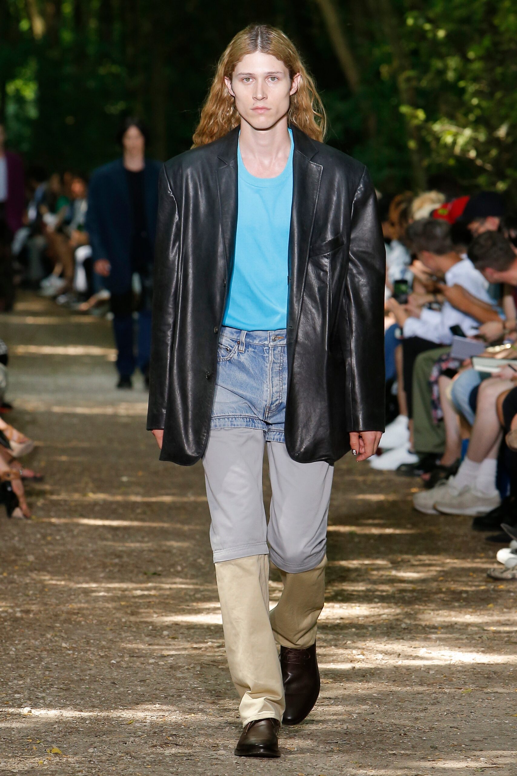 oversized black leather jacket with blue t-shirt