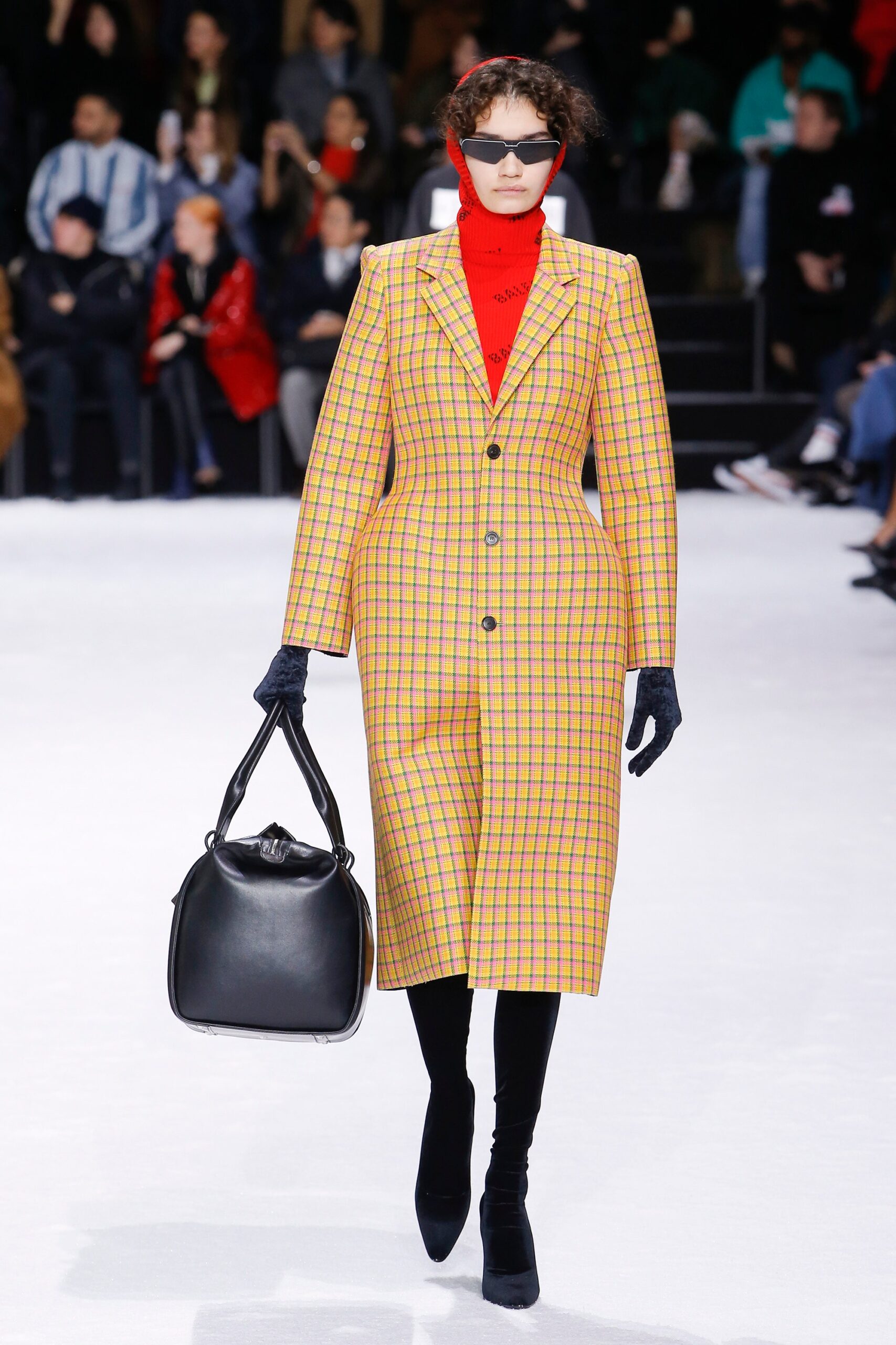 Balenciaga F/W 18 Look 32