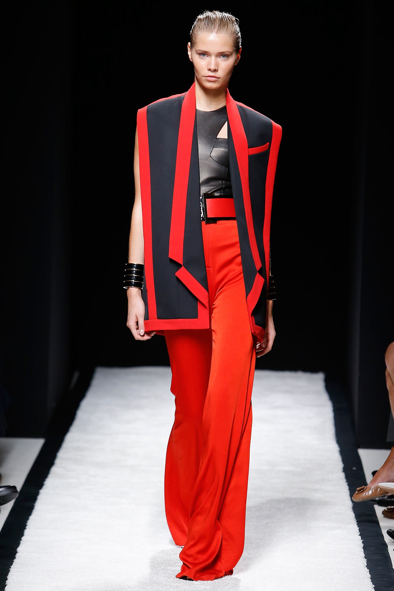 black long-sleeve collared structured color-blocked blazer