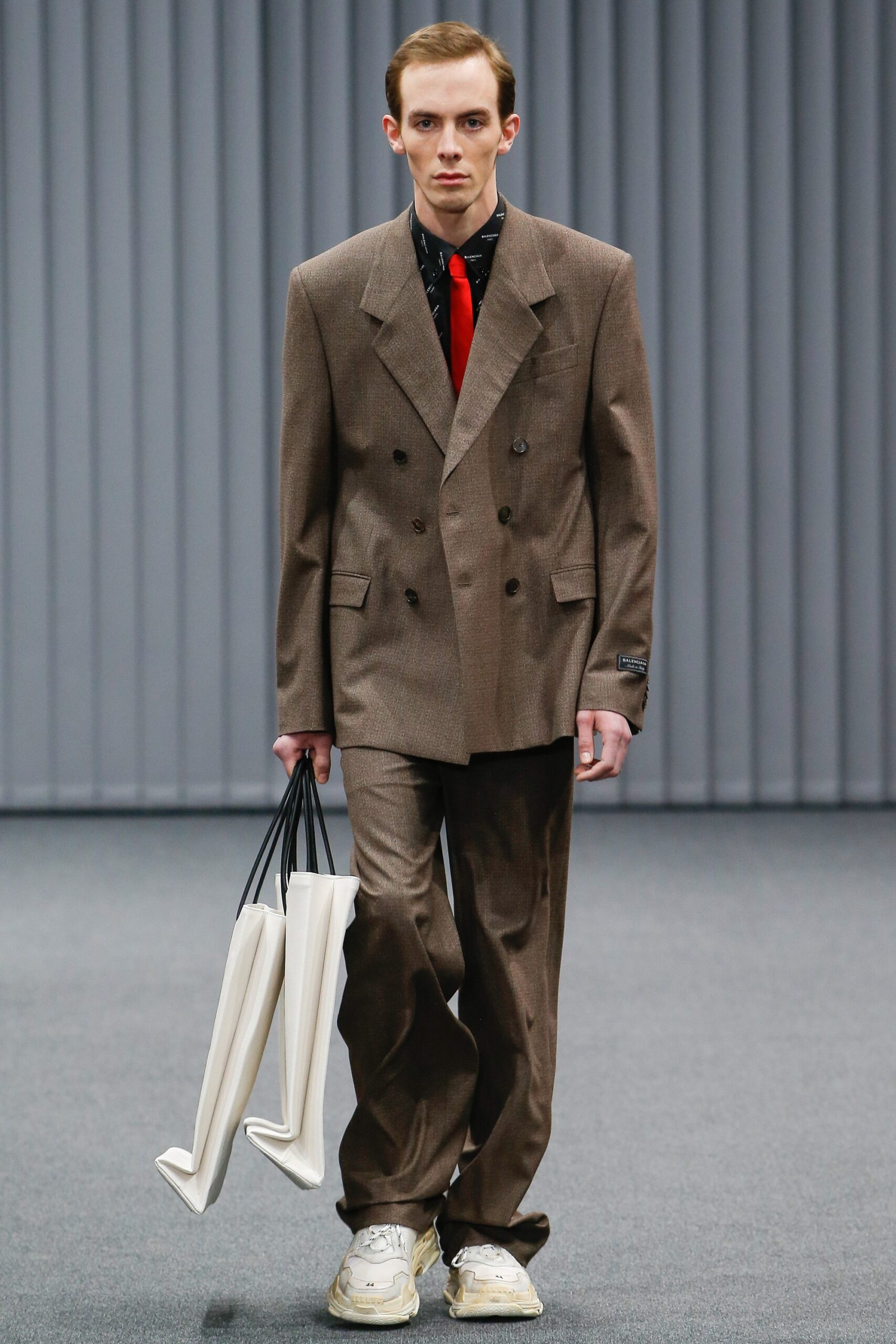 brown wool long-sleeve collared tailored buttoned pleated suit