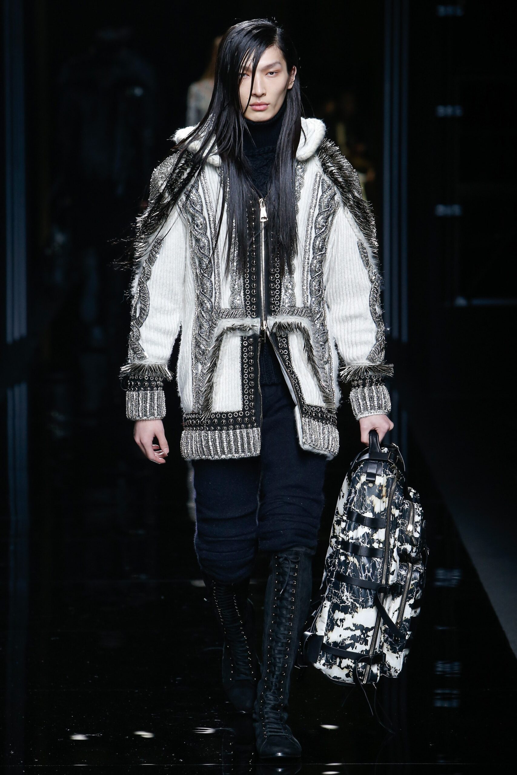 white wool long-sleeve collared relaxed embroidered zippered coat