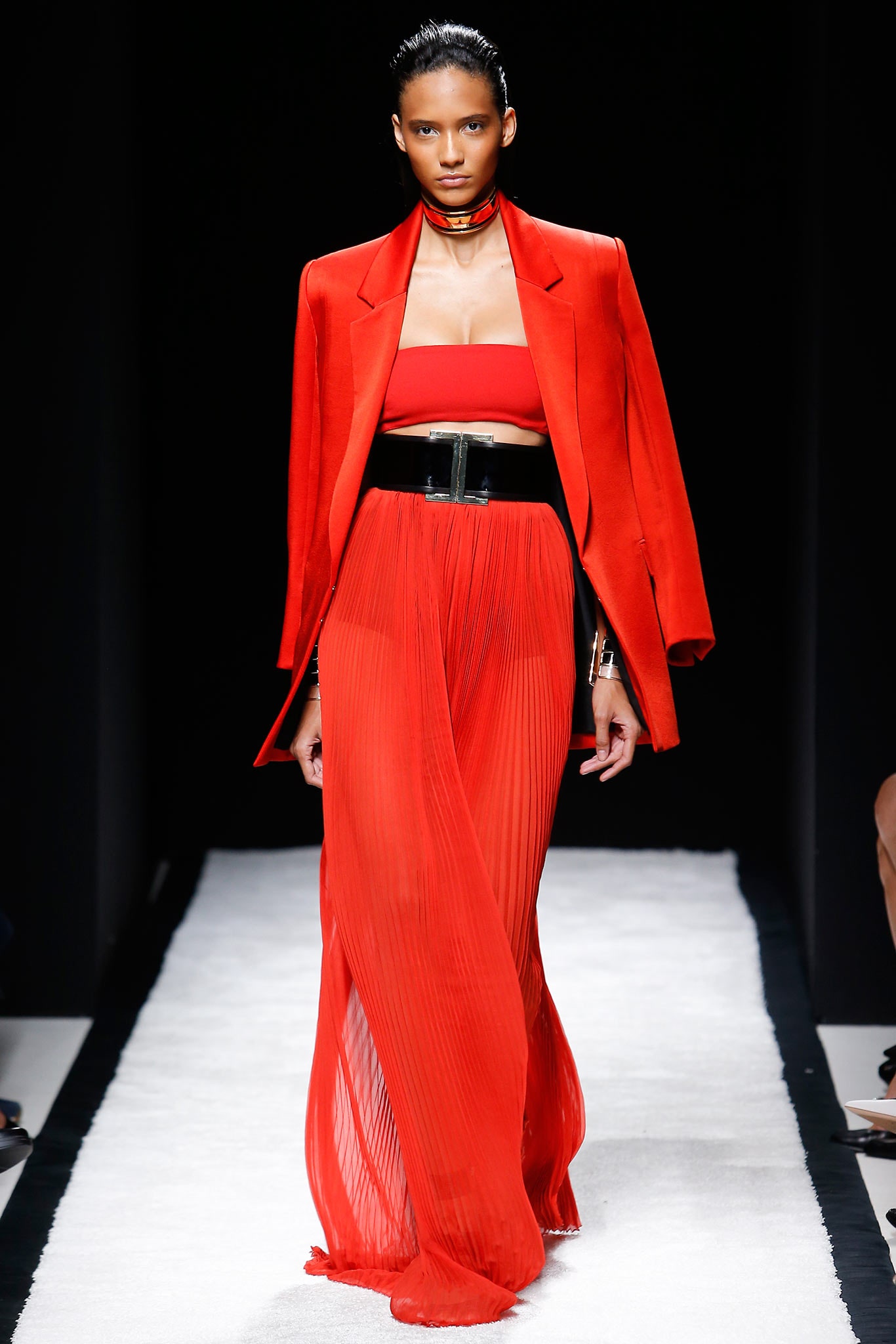 red sleeveless fitted crop-top