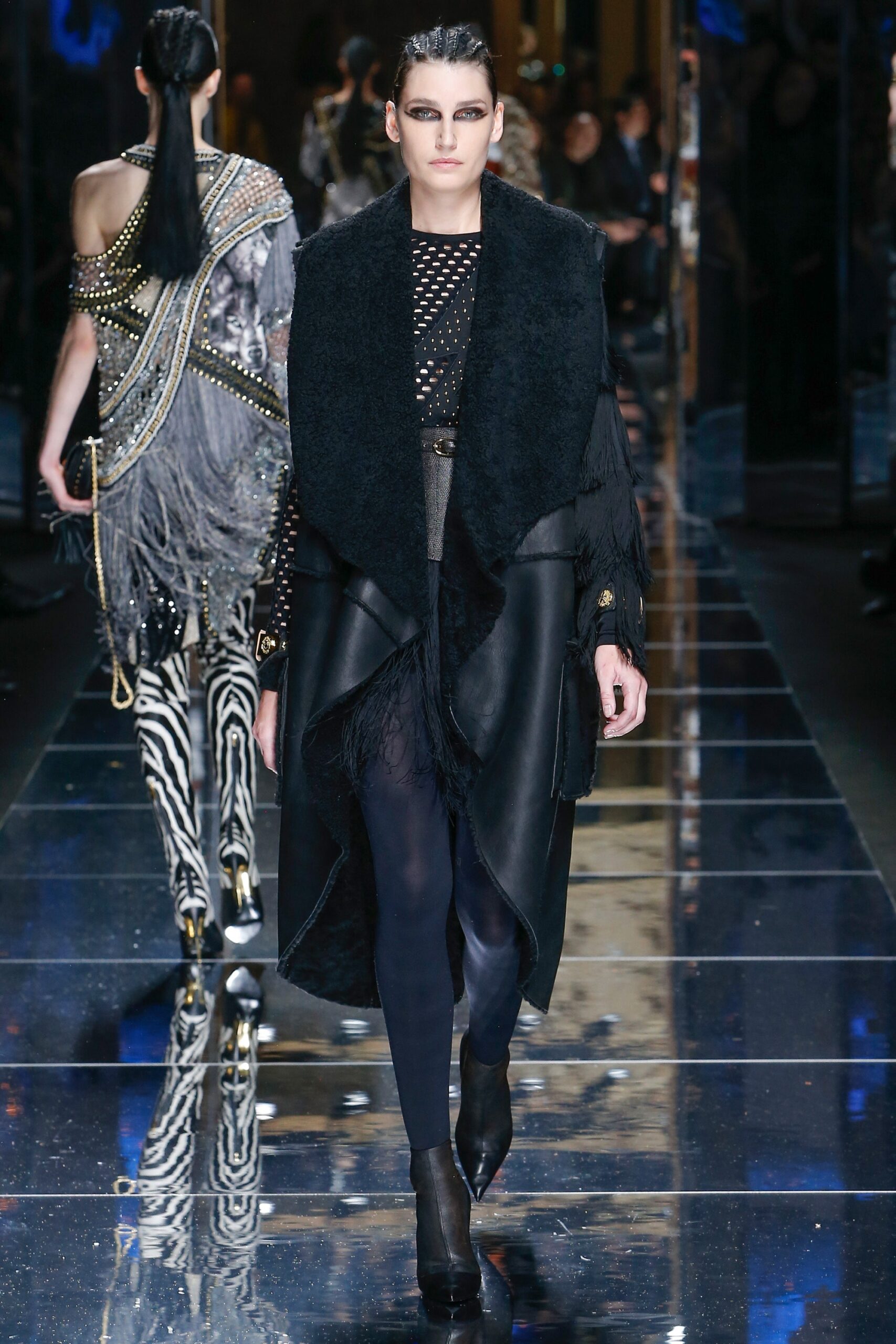 black fur long-sleeve collared relaxed draped fringed coat