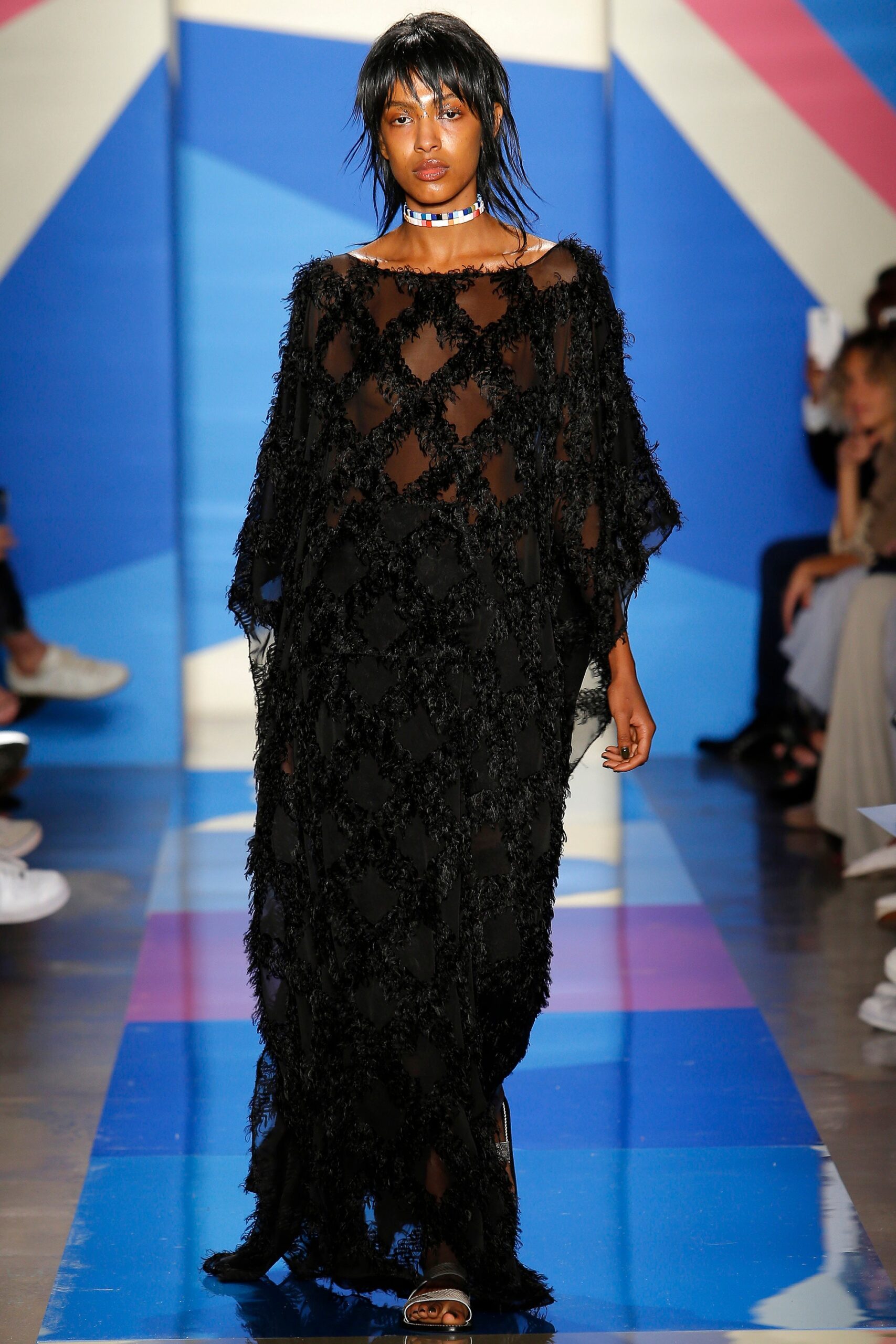 black lace sleeveless maxi dress