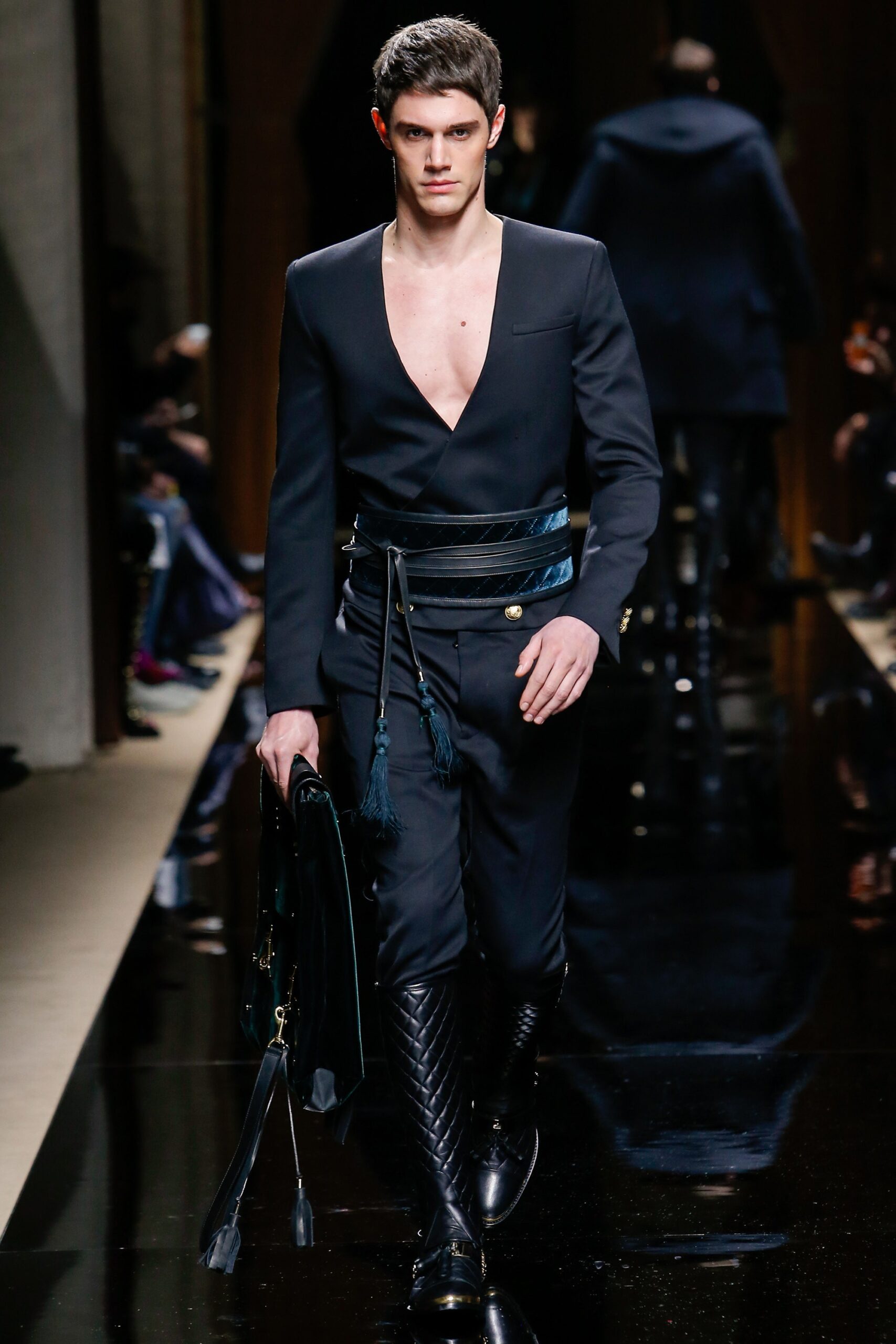 black fitted jacket and pants