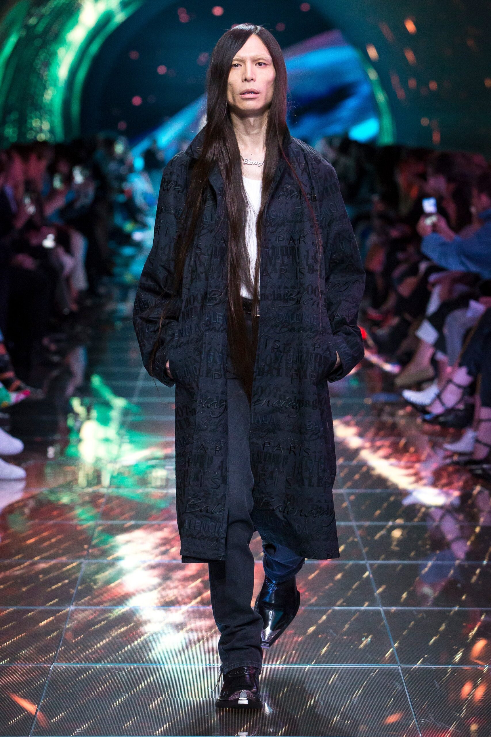 black relaxed coat with slim pants