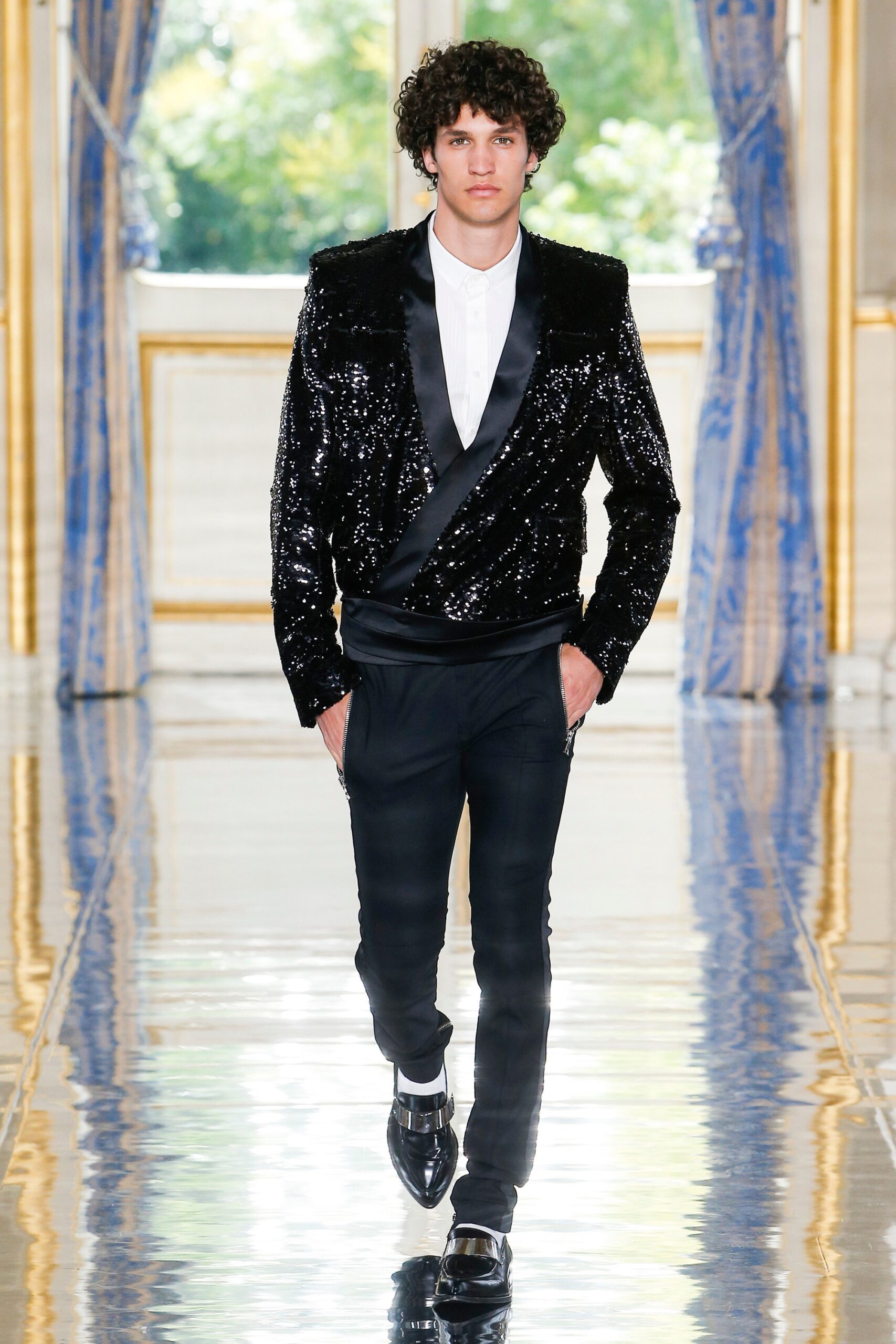 black sequin long-sleeve collared fitted buttoned shiny jacket