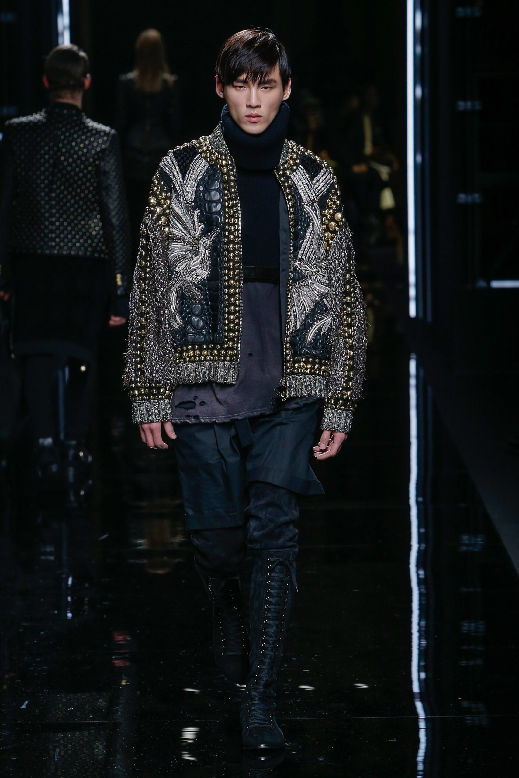 black silk long-sleeve collared fitted embroidered zippered jacket