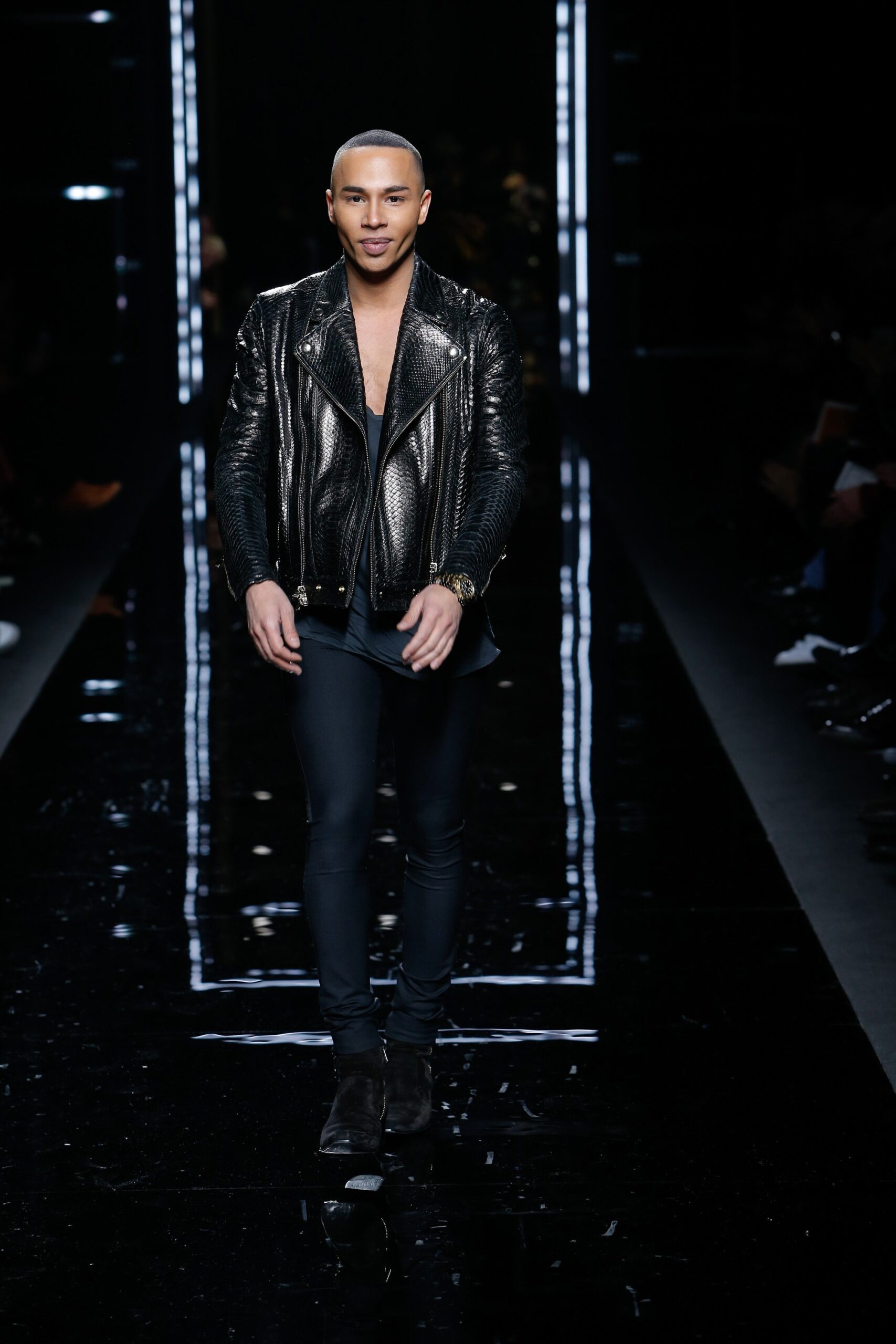 black leather long-sleeve v-neck fitted zippered textured jacket
