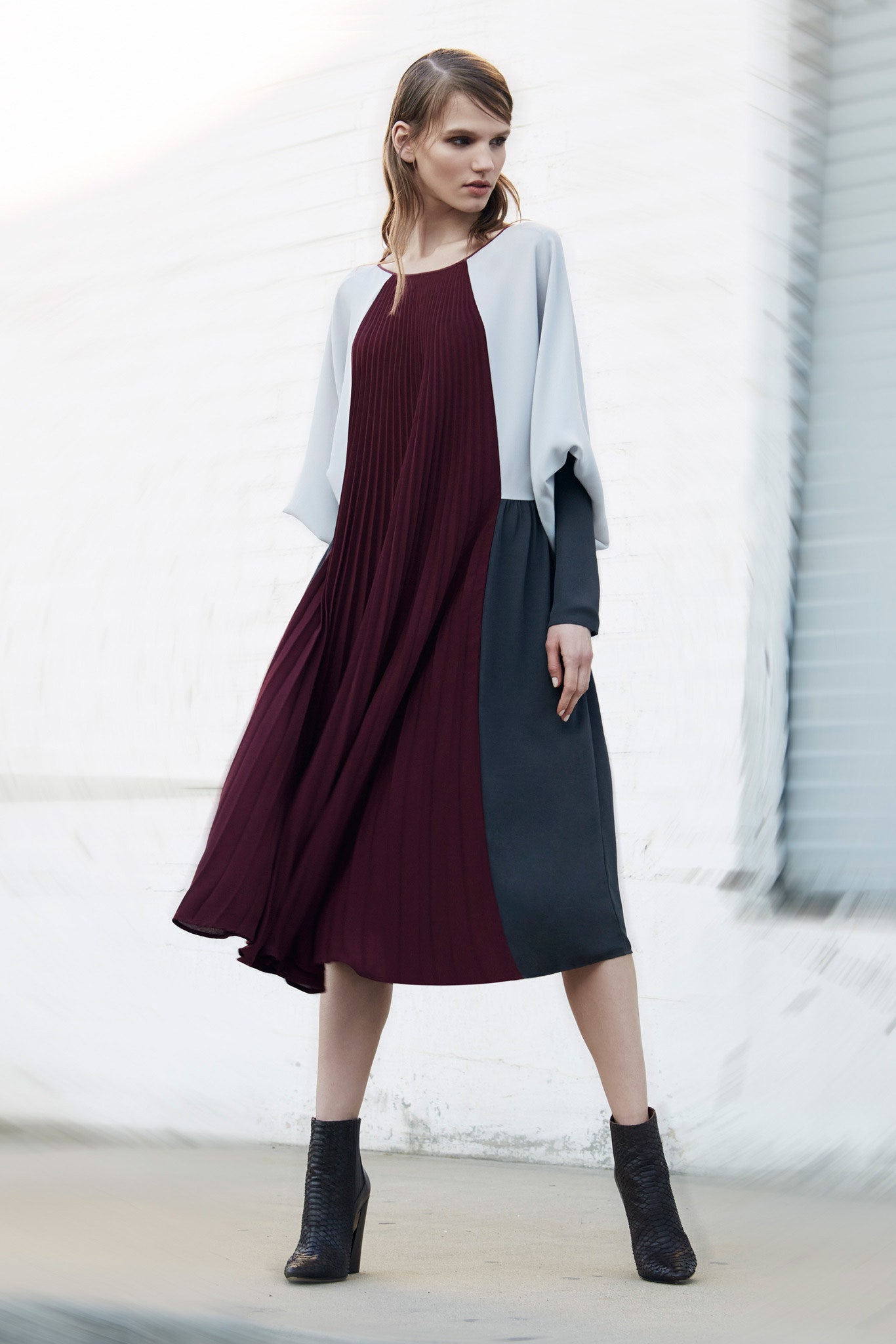 relaxed pleated color-blocked midi dress