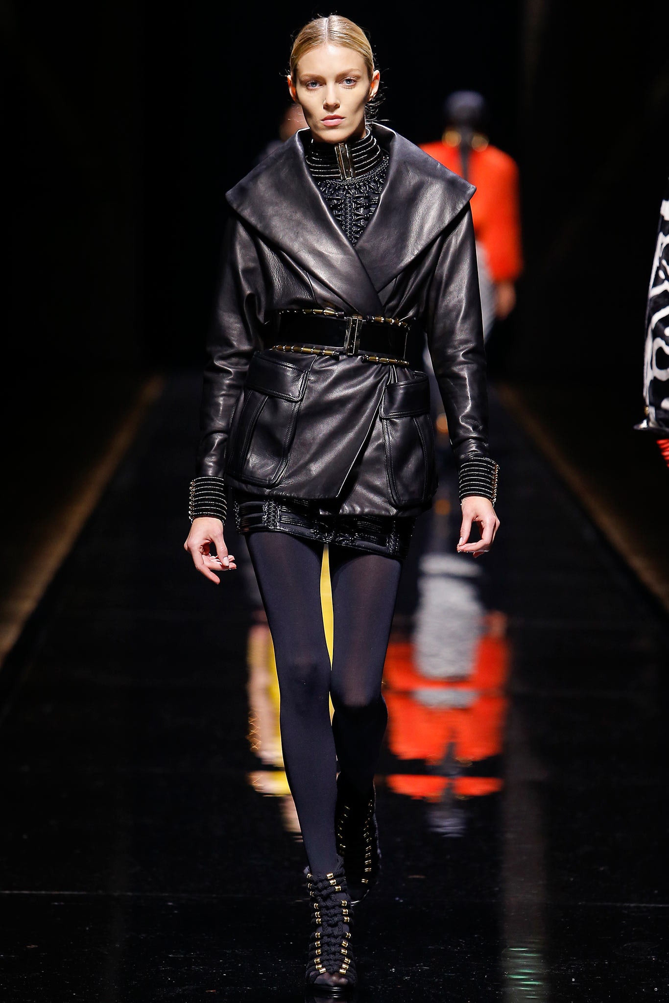 black leather long-sleeve collared fitted belted jacket