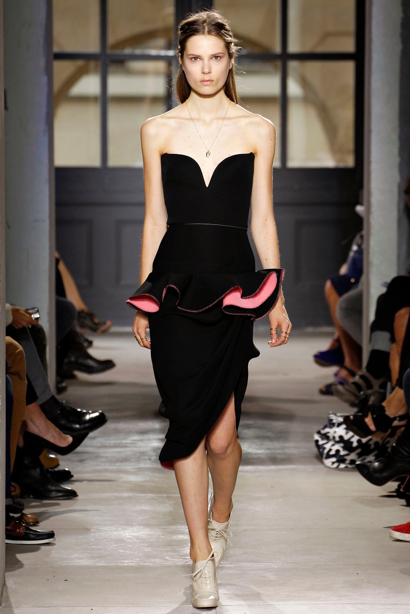 black fitted sleeveless dress