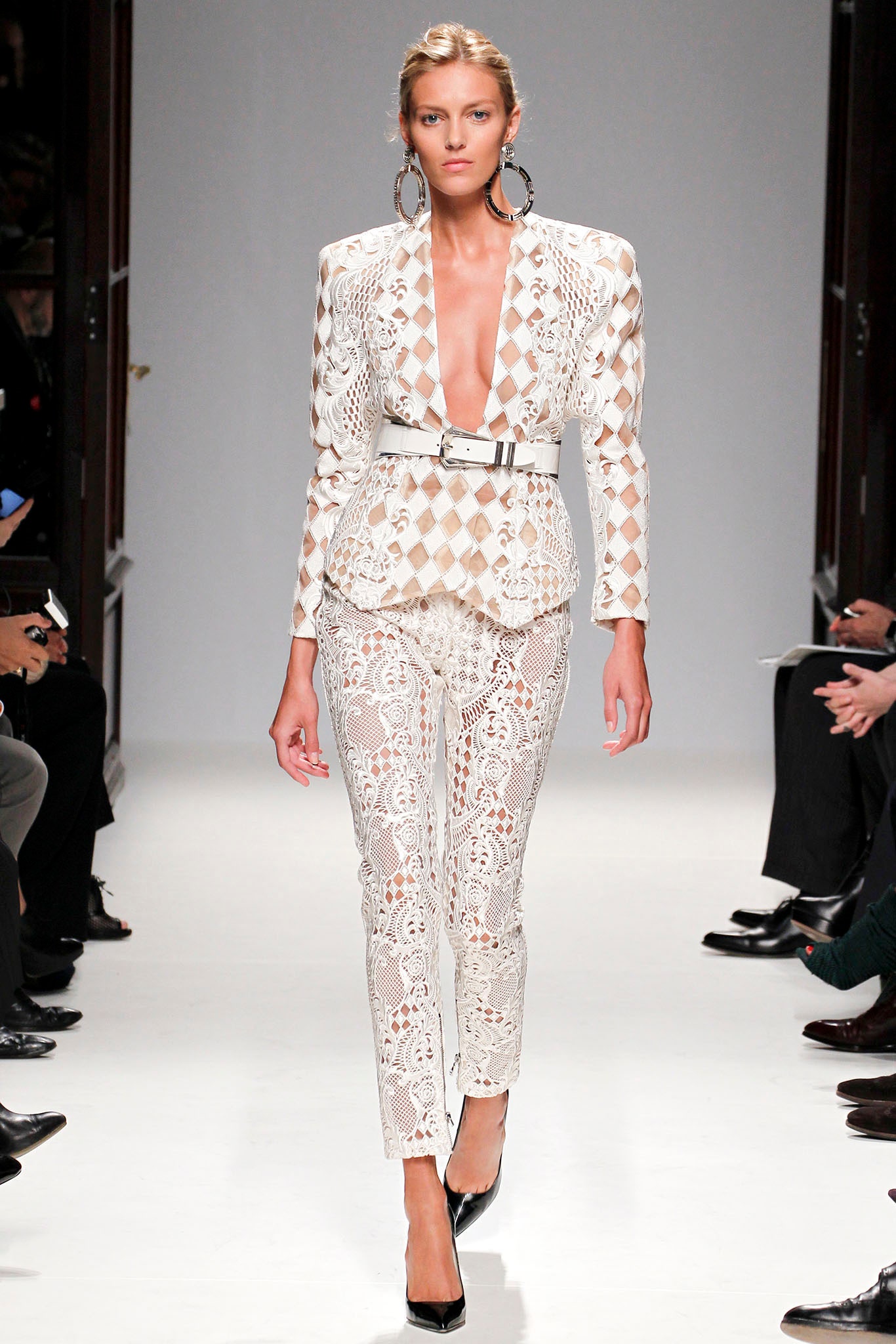 white lace fitted embroidered pants