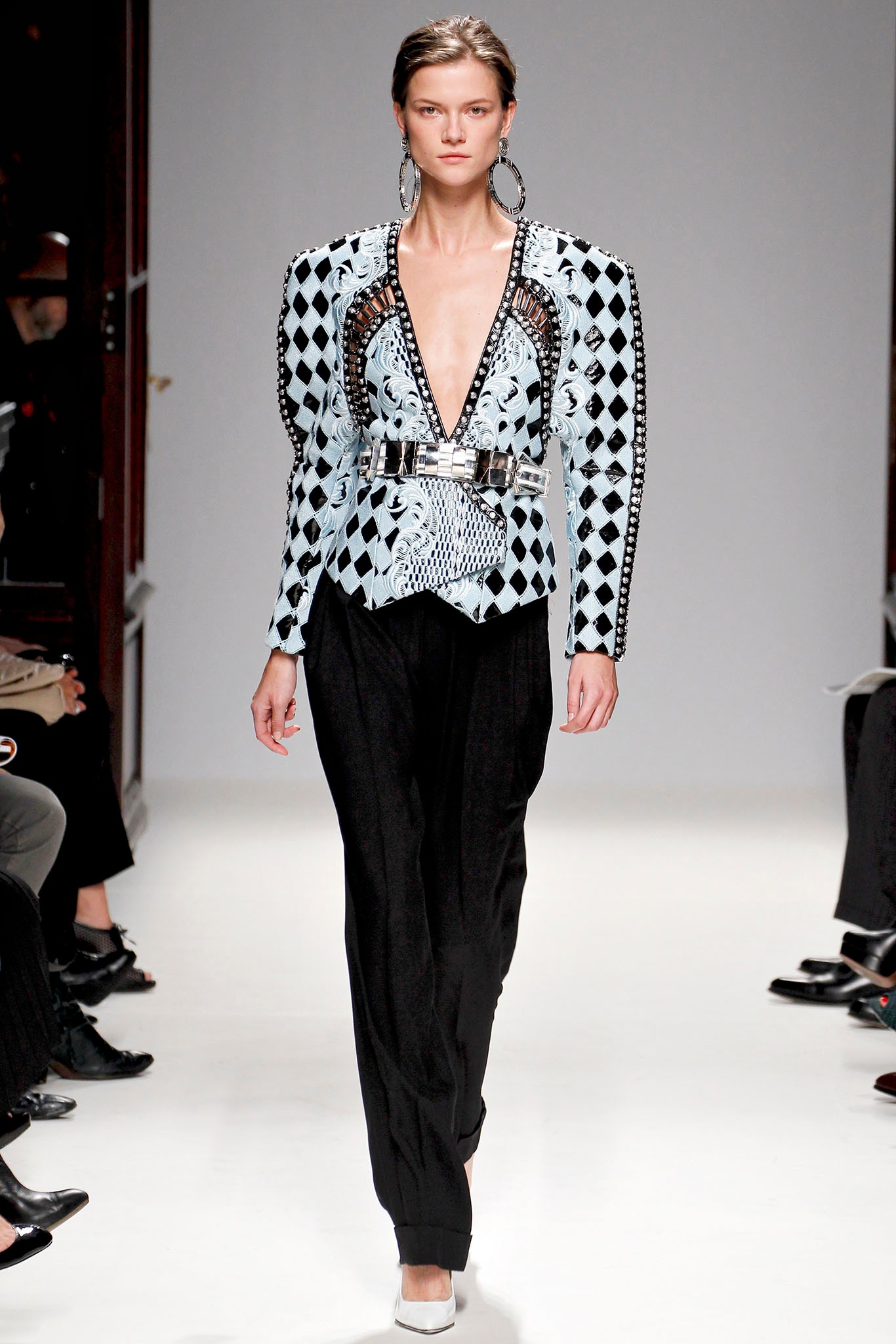 blue printed fitted blazer with relaxed pants