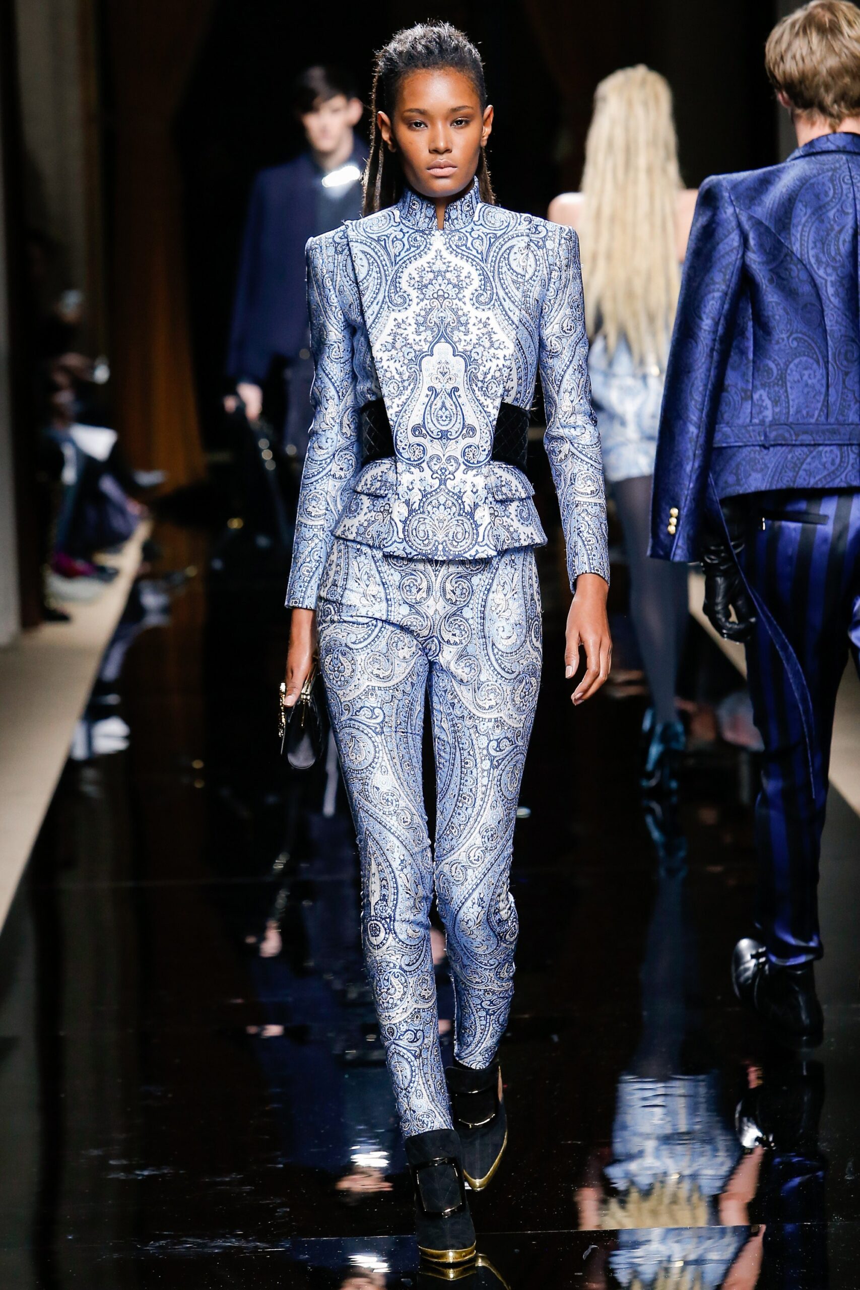 blue silk long-sleeve collared fitted printed suit