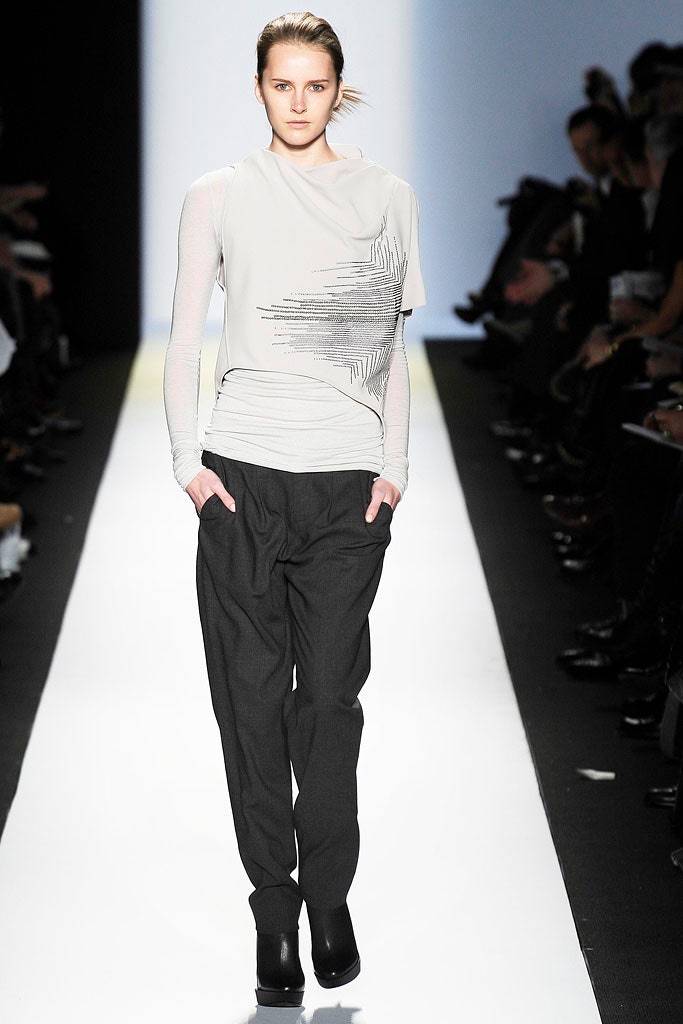 gray relaxed top with black pants