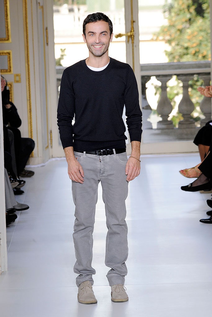 black cotton fitted sweater with gray pants