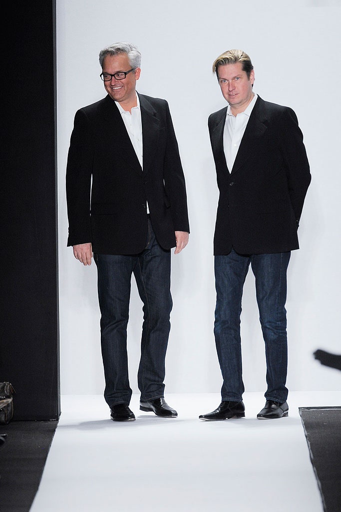 black blazer white shirt blue jeans