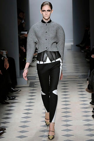 gray wool long-sleeve collared fitted buttoned jacket