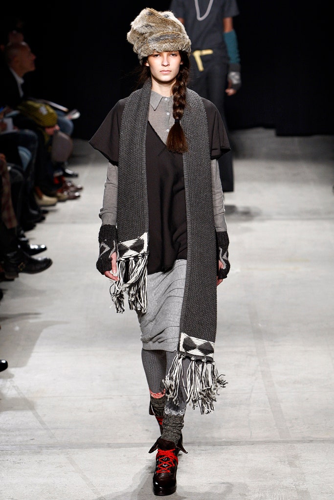 black relaxed top with gray scarf