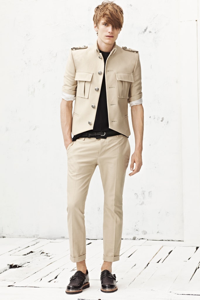 beige cotton long-sleeve collared tailored buttoned pockets jacket