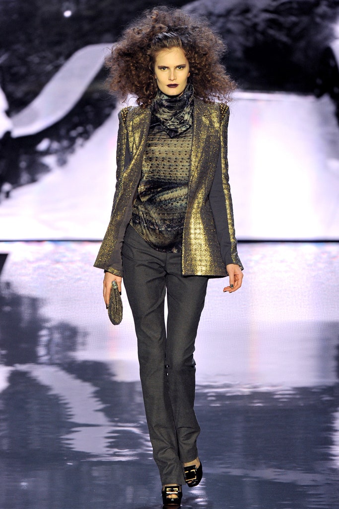 gold silk long-sleeve collared tailored buttoned shiny blazer