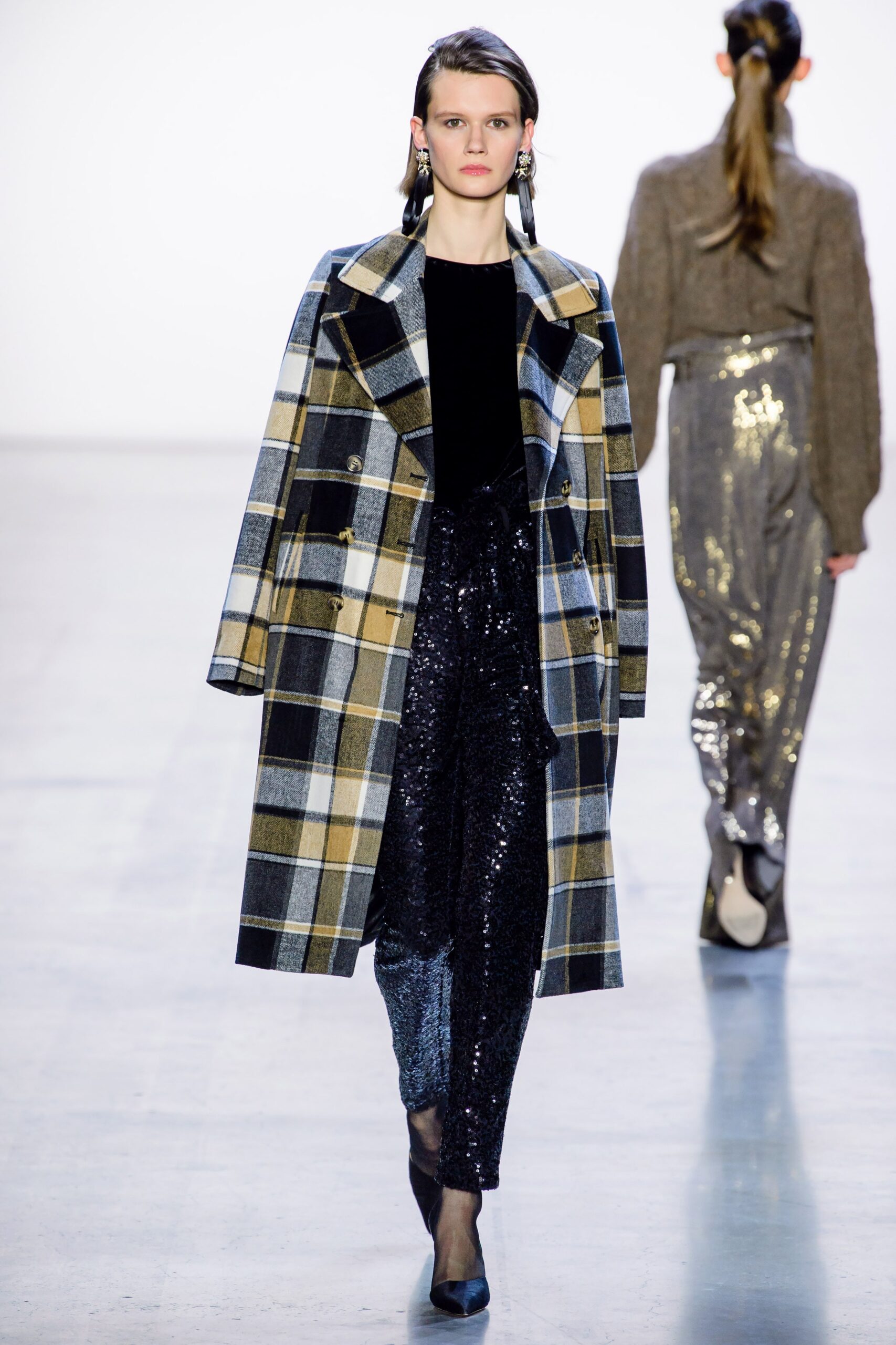 blue wool long-sleeve collared relaxed checked coat